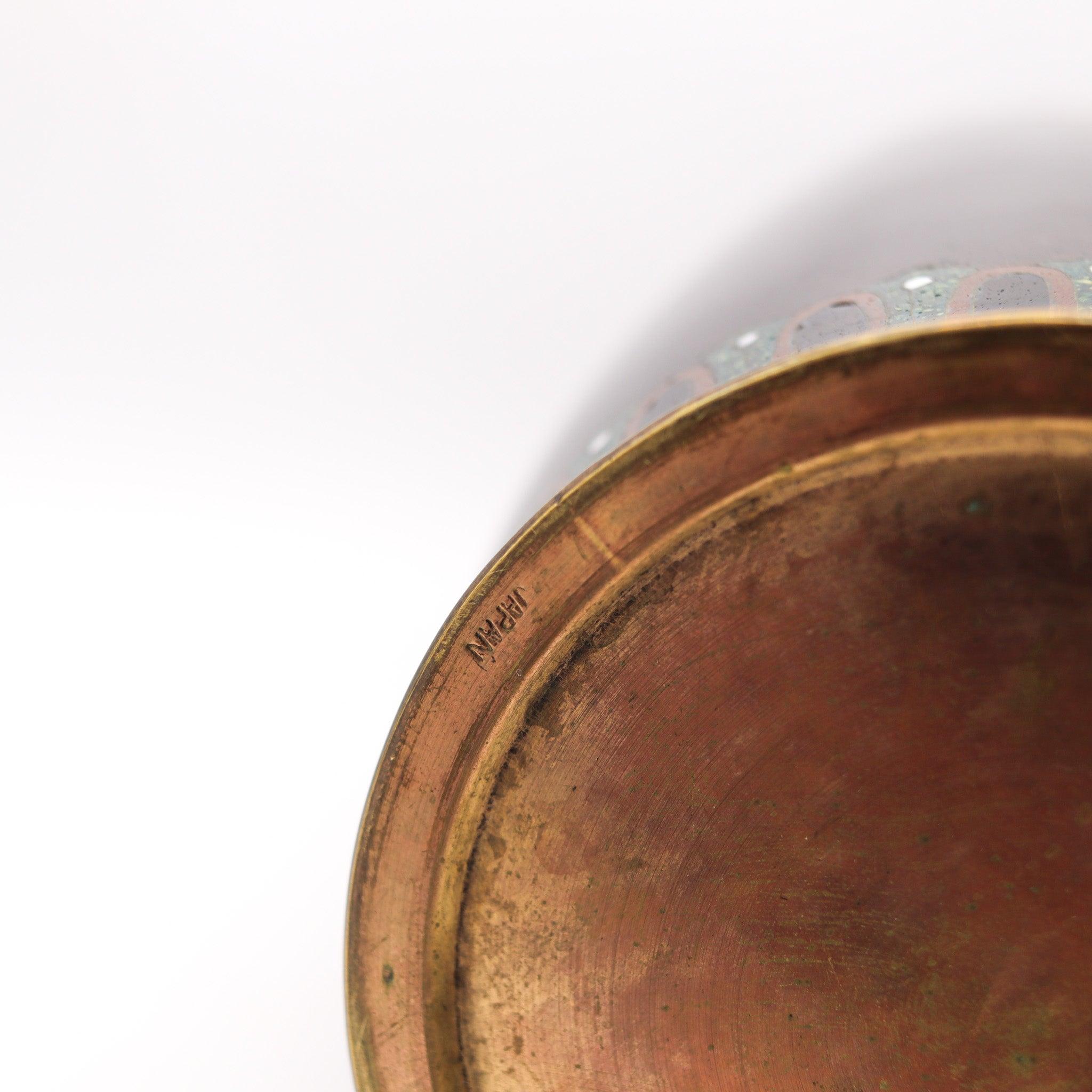 JAPAN 1890-1900 Meiji Period Decorative Six-sided Vase In Cloisonné Enamel For Sale 3