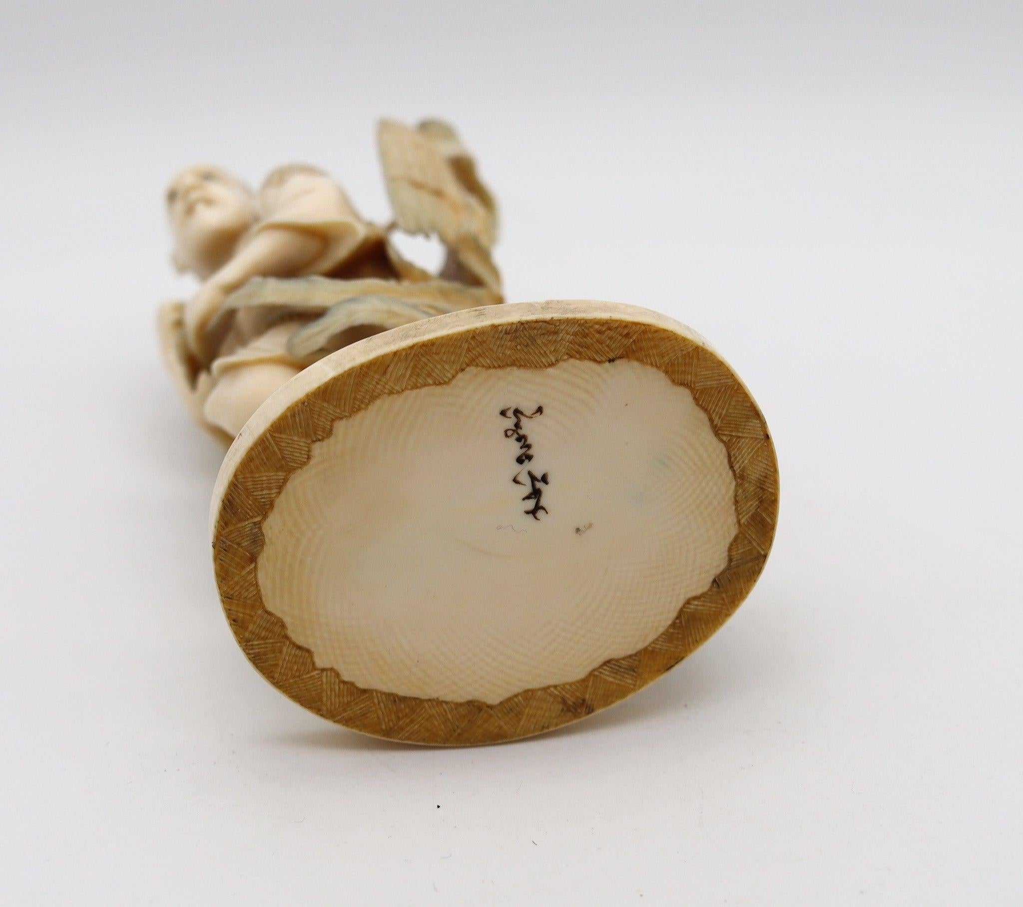JAPAN 1890 Meiji Okimono Sculpture of a Farmer-Hunter Carved In Ivory In Excellent Condition In Miami, FL