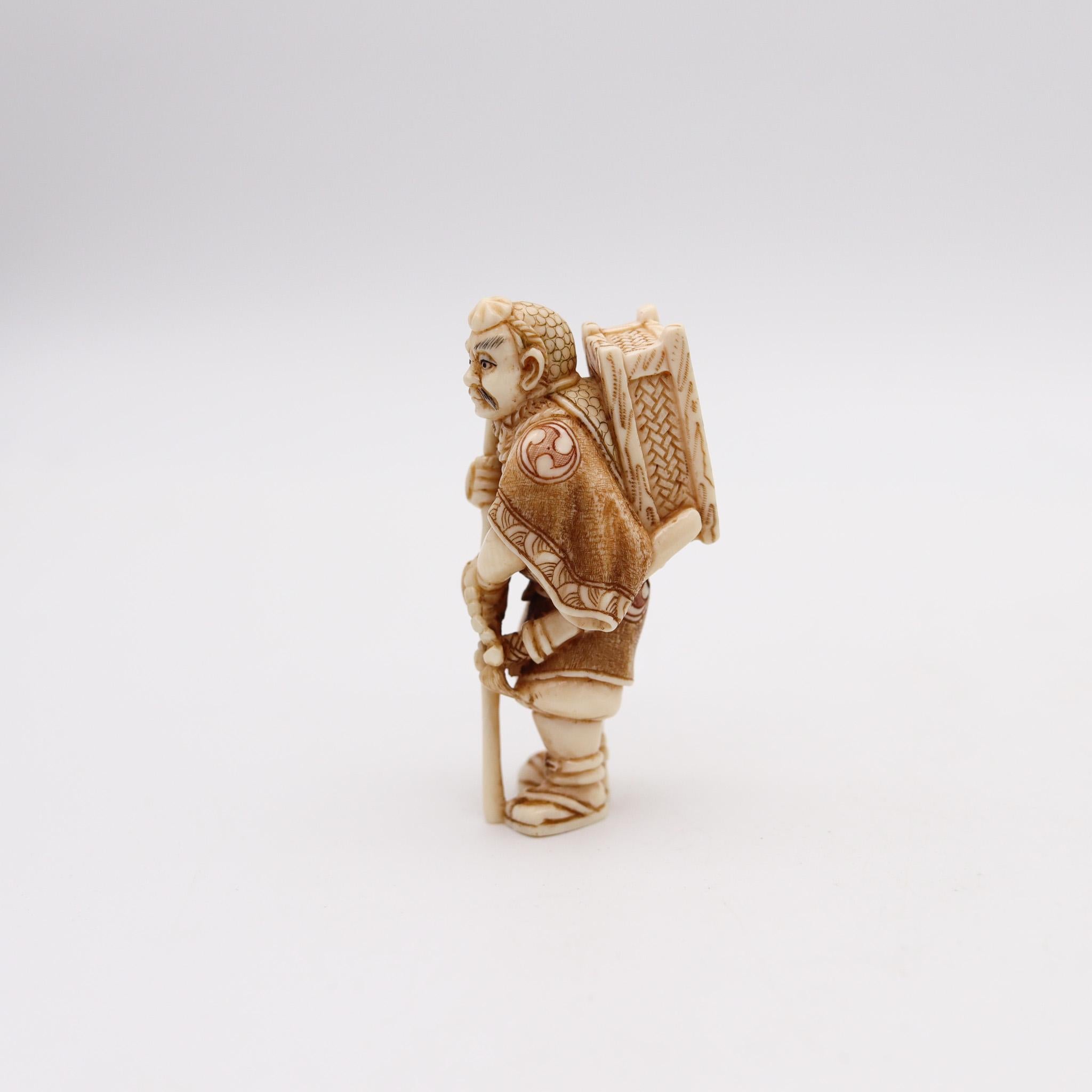 Japanische Meiji-Skulptur Polychromat Netsuke eines Yamabushi aus Japan, 1890 (Knochen) im Angebot