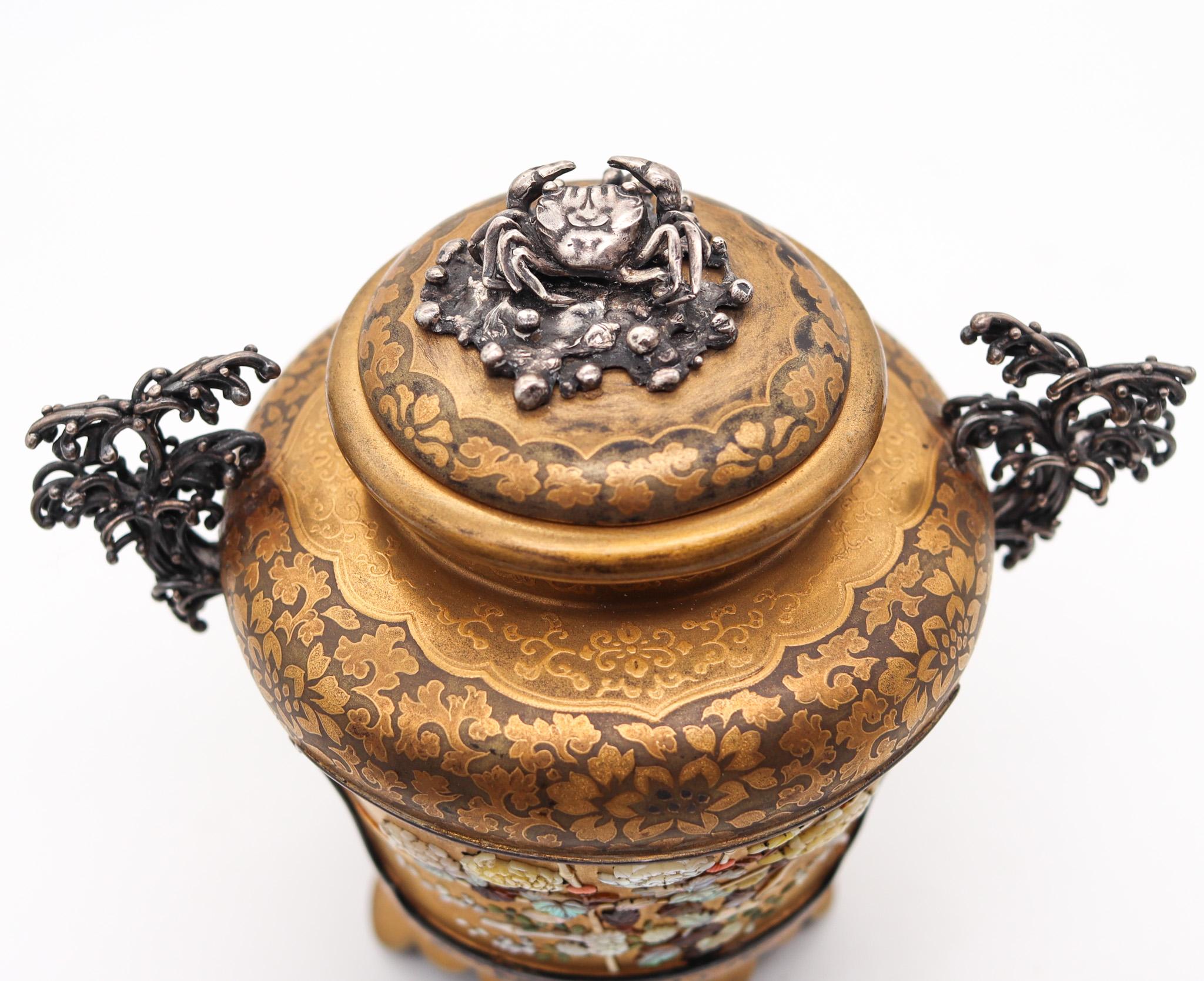 Late 19th Century Japan 1890 Meiji Shibayama Round Urn in Gilded Wood and Sterling Silver For Sale