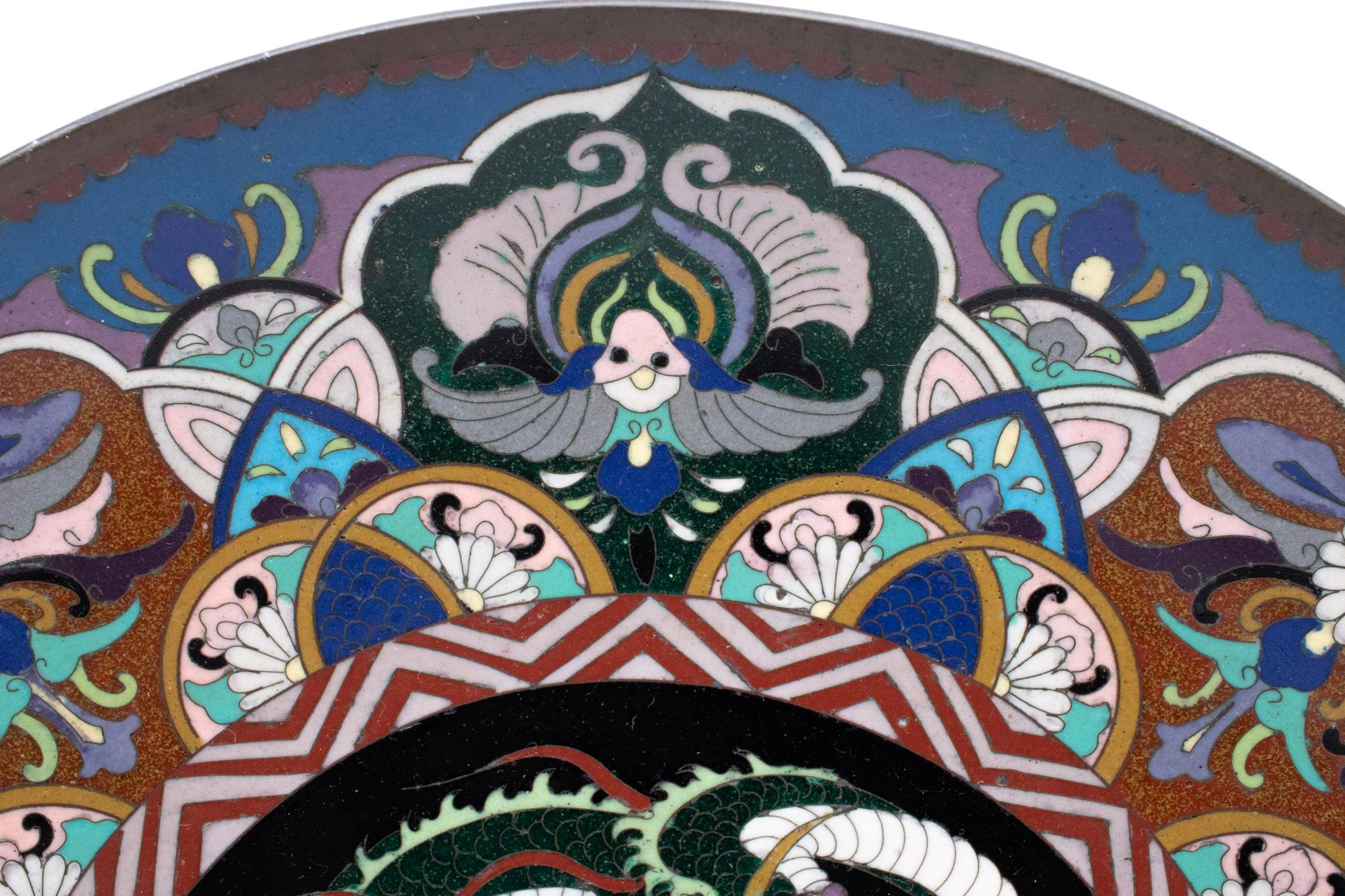 Early 20th Century Japan 1900 Meiji Period Charger With A Dragon In Cloisonné Multicolor Enamel For Sale
