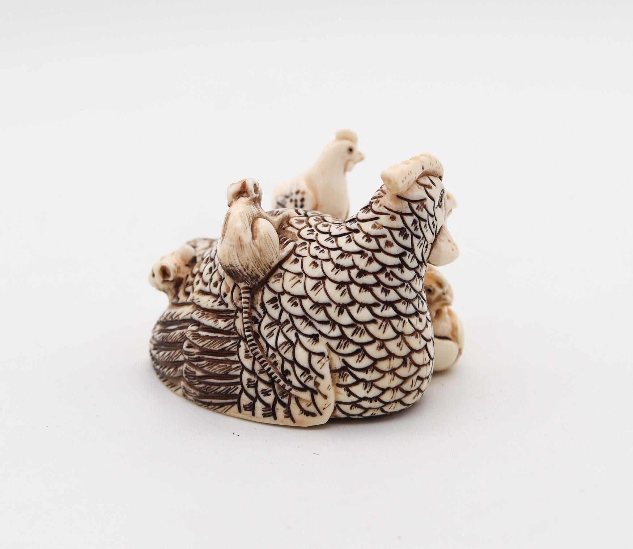 Bone JAPAN 1900 Meiji Period Okimono Carving Sculpture of Hen With Chicks