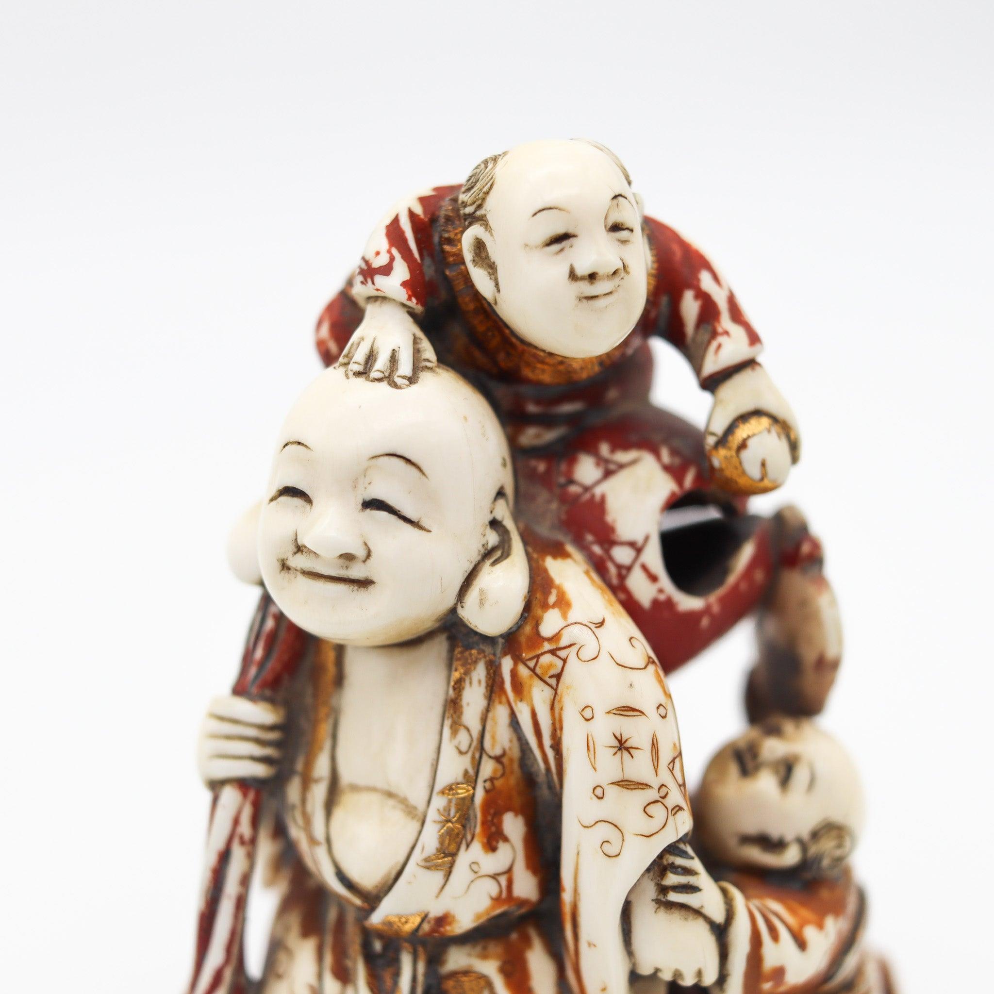 Début du 20ème siècle JAPAN 1900 Meiji Signed Okimono Sculpture of Fukurokuju In Polychrome & Gilt en vente
