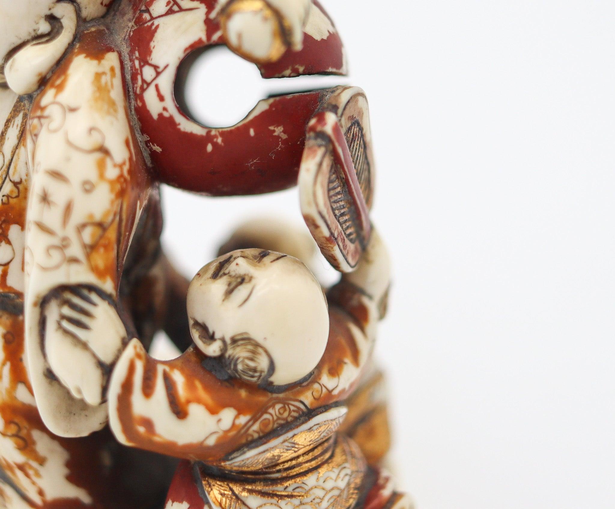 Or JAPAN 1900 Meiji Signed Okimono Sculpture of Fukurokuju In Polychrome & Gilt en vente