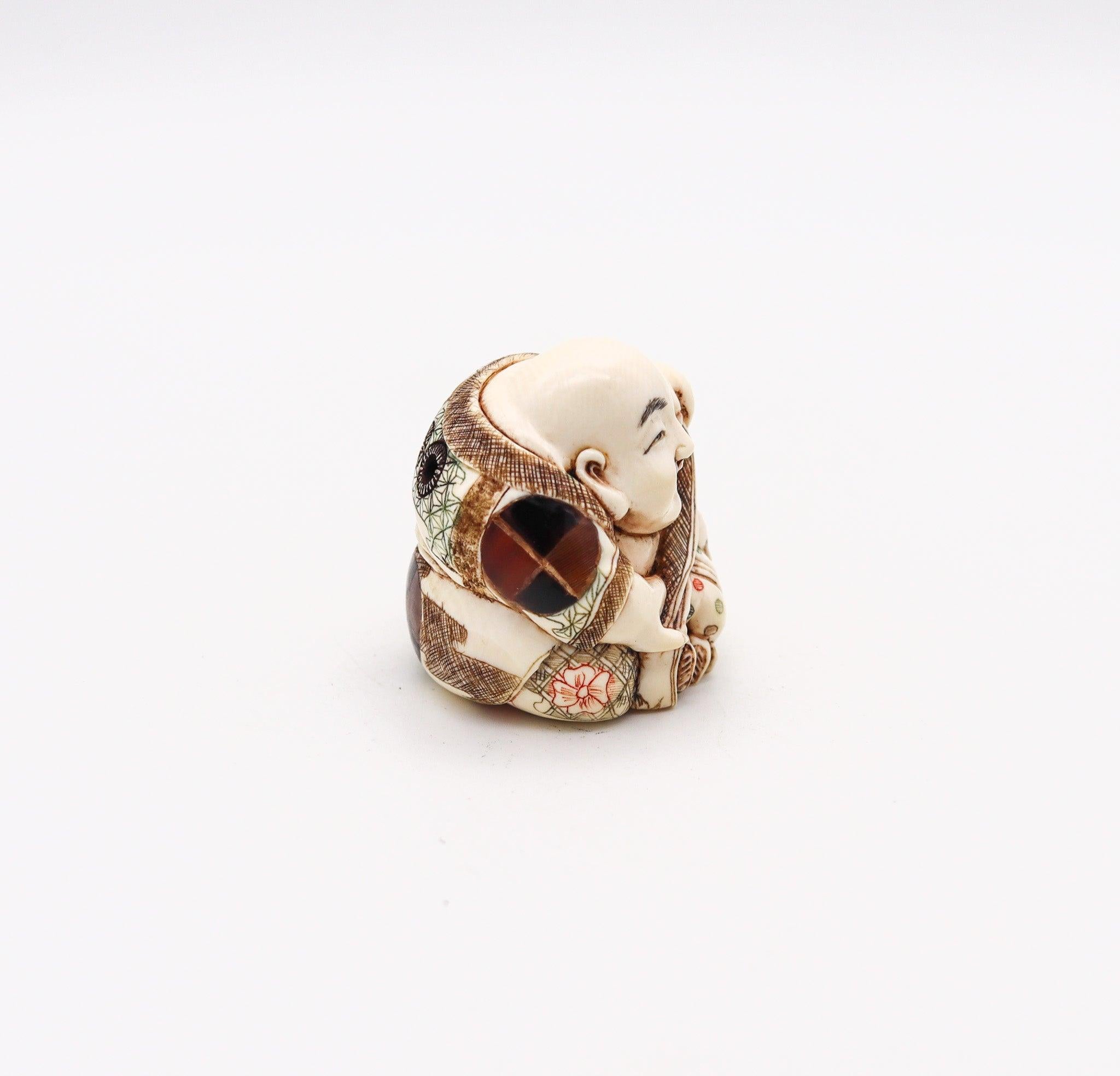 JAPÓN 1910 Meiji Netsuke policromado de Hotei tallado en marfil Tallado a mano