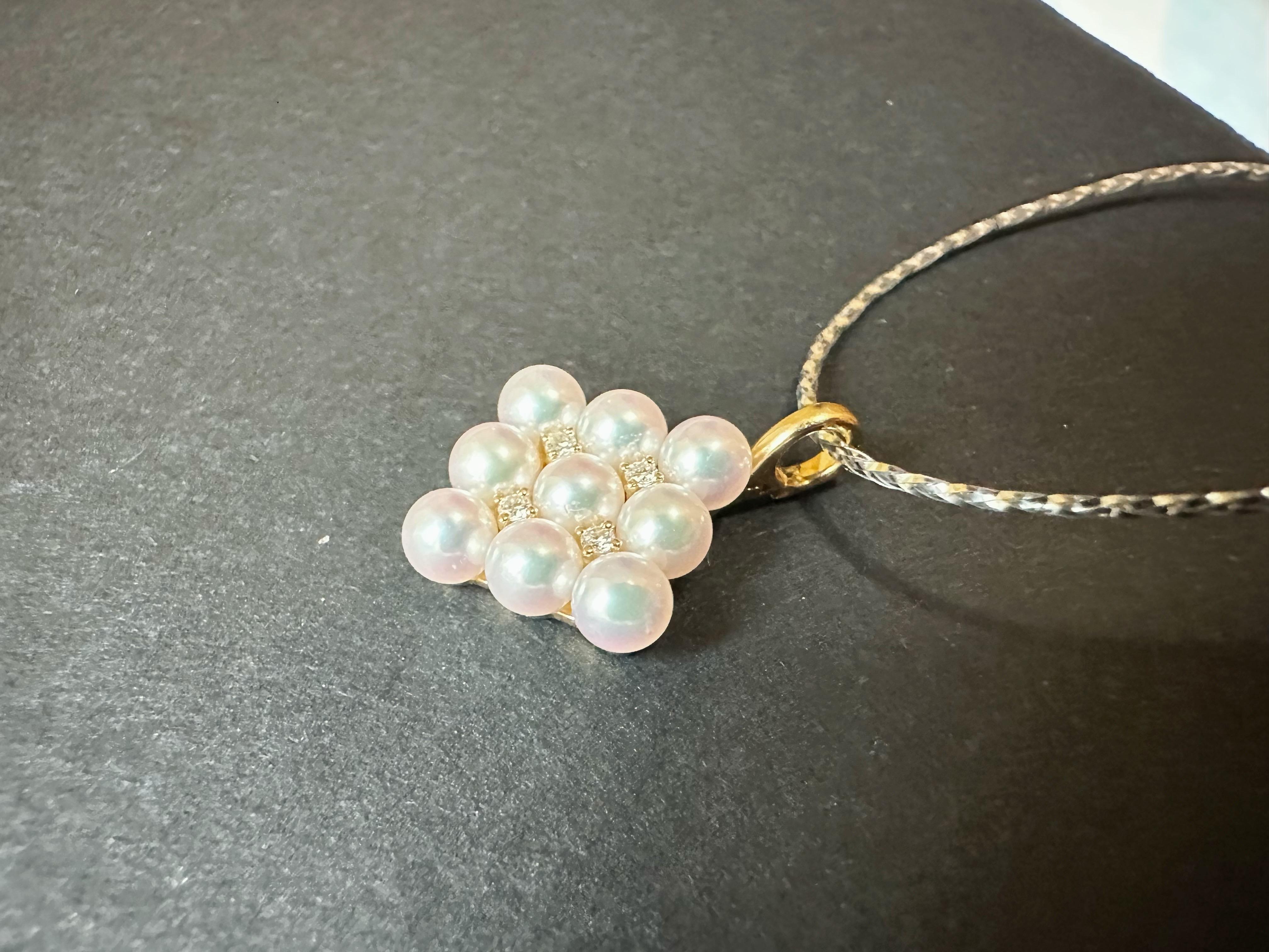 Japan Akoya Pearl Mirror Like Pendant, Pearl Pendant with Diamonds in 18K Gold For Sale 8