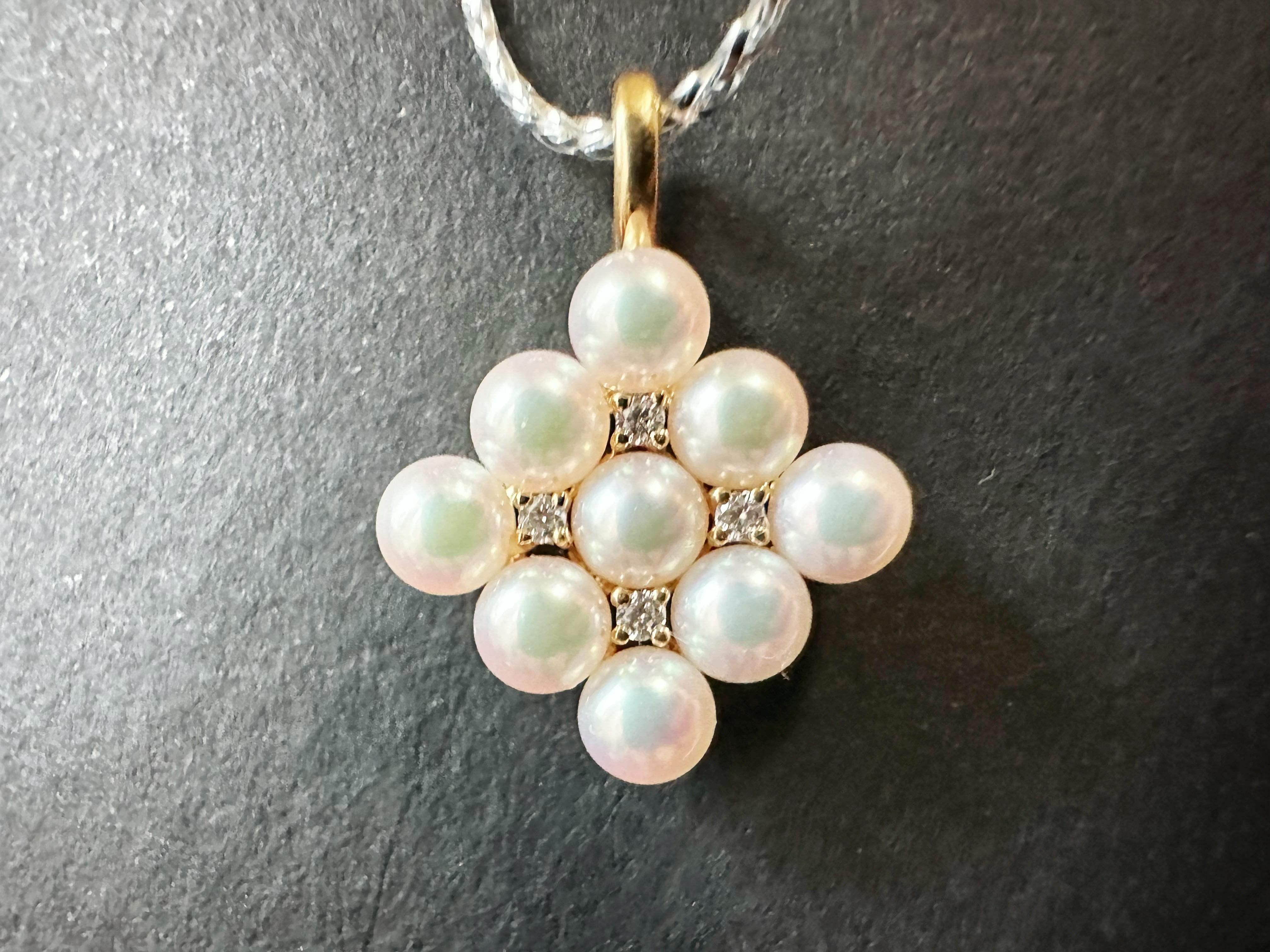 Japan Akoya Pearl Mirror Like Pendant, Pearl Pendant with Diamonds in 18K Gold For Sale 2