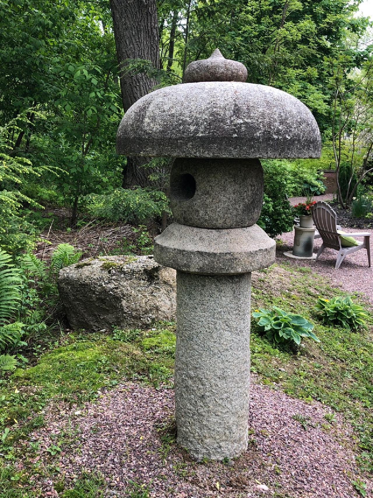 Japan Antique Granite Stone Lantern Mushroom Top with 