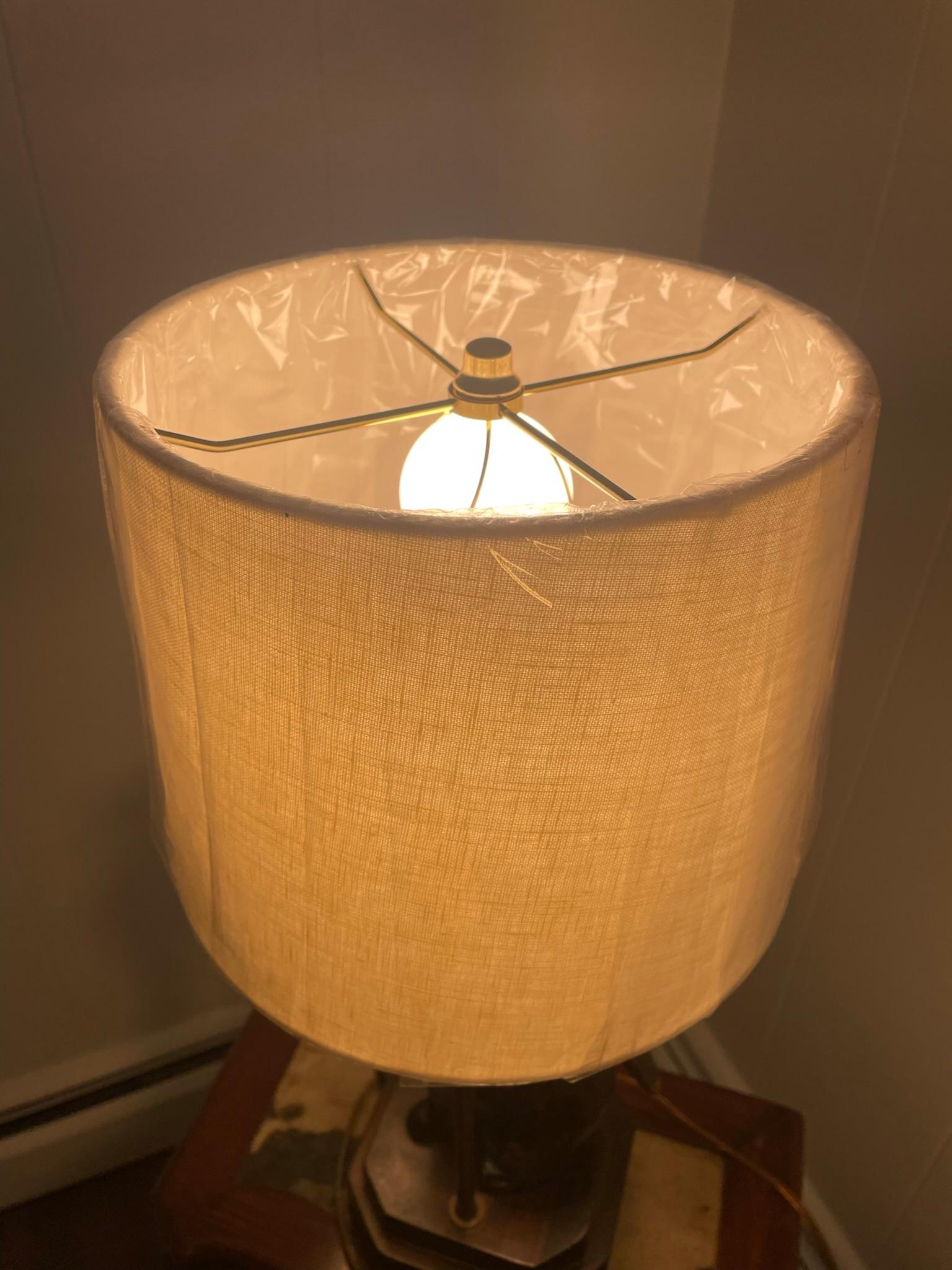 Lampe de table en forme de lapin 