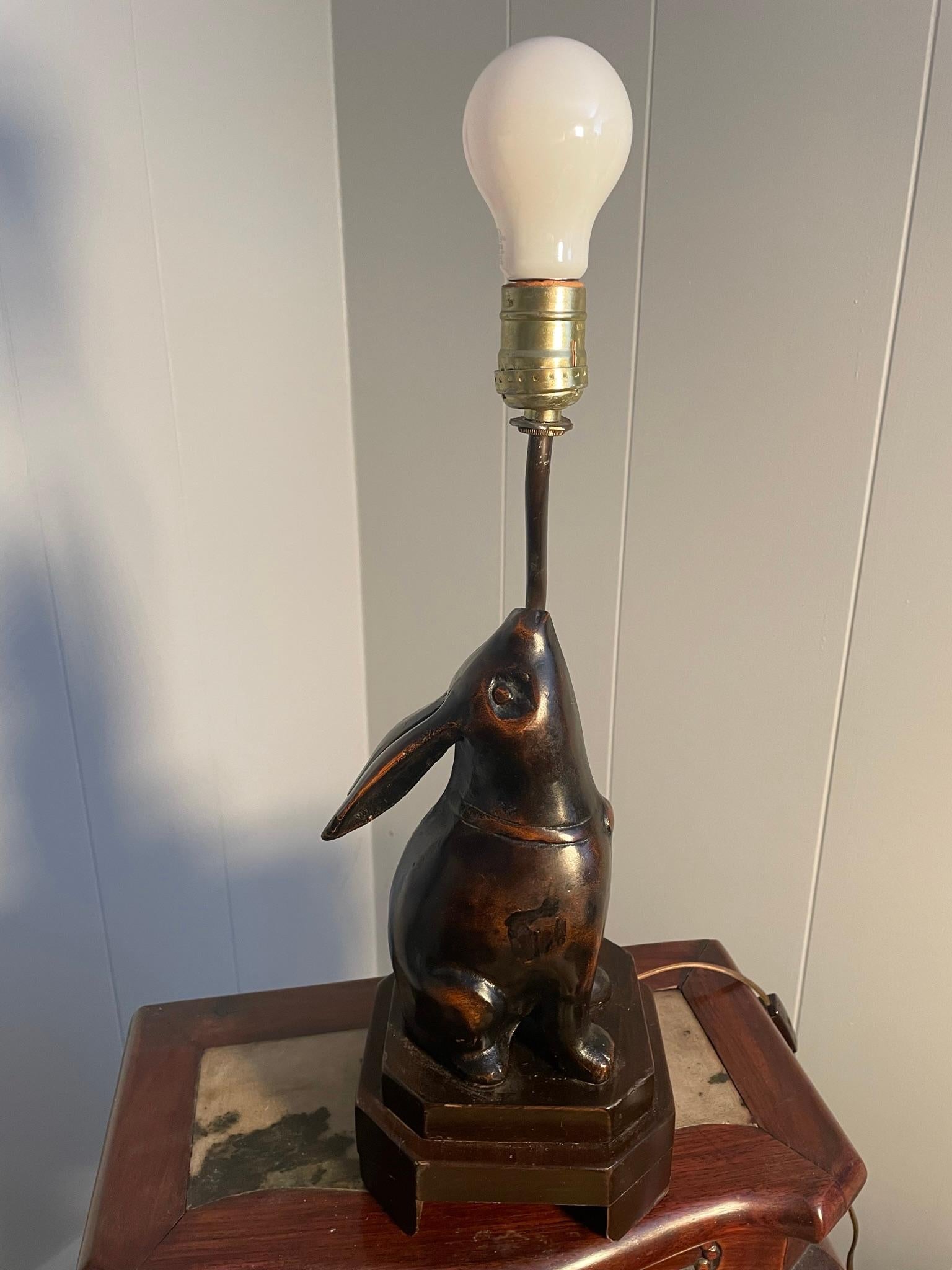 Lampe de table en forme de lapin 