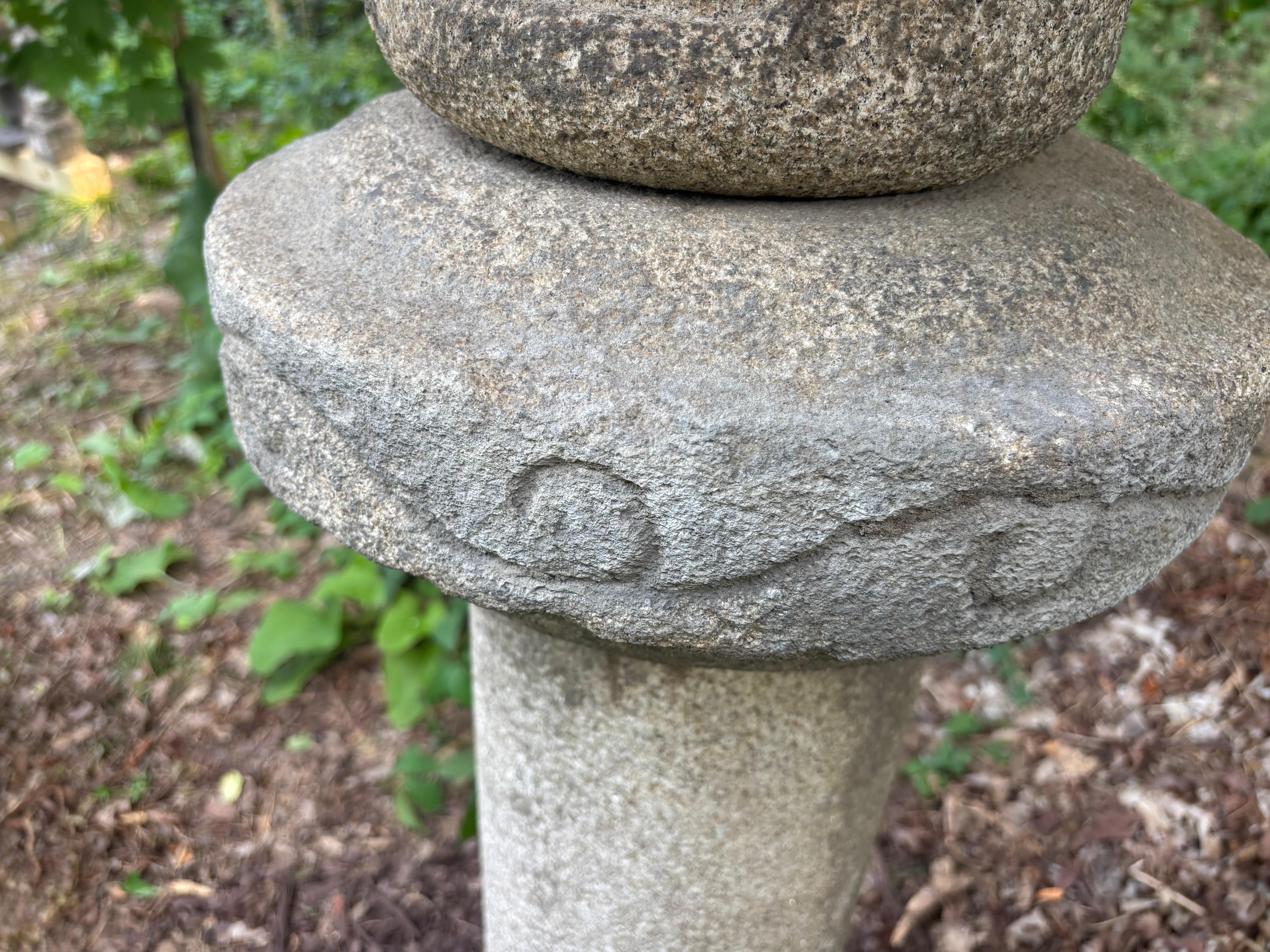 Sculpté à la main Lanterne ancienne japonaise 