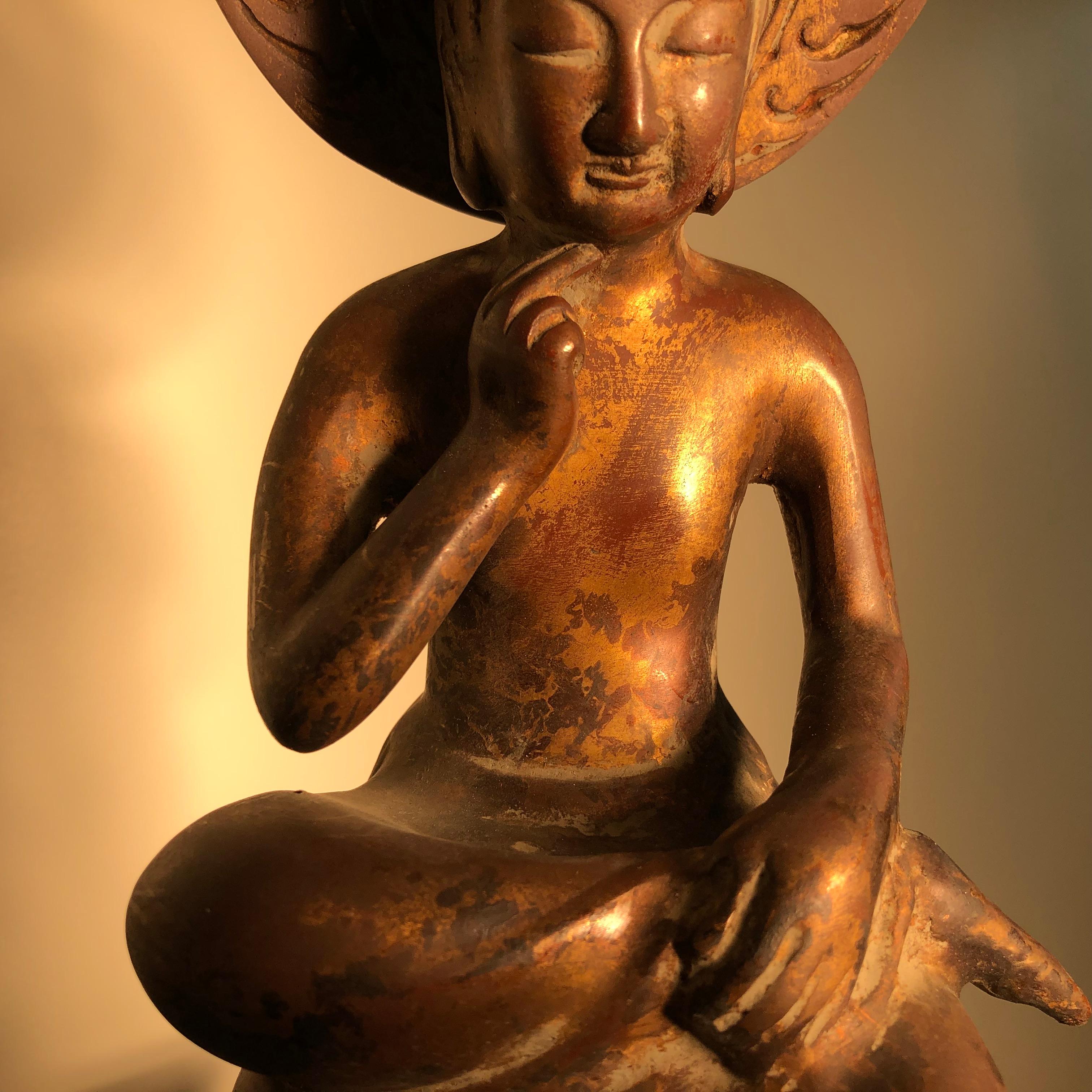 Cast Japan Antique Serene Faced Bronze Seated Kannon Guanyin International Pose