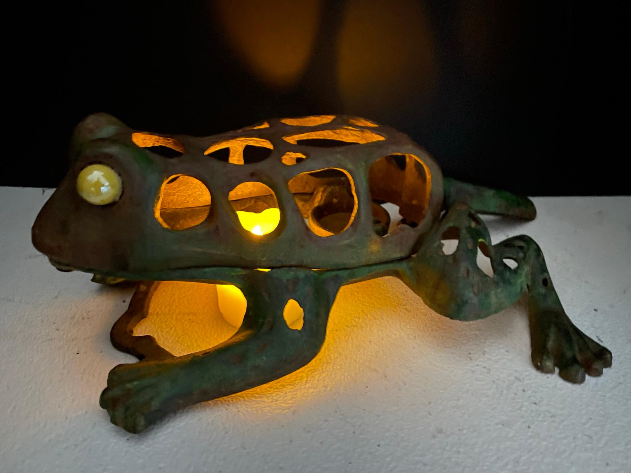 Showa Japan Big Hand Painted Leaping Frog Lighting Lantern
