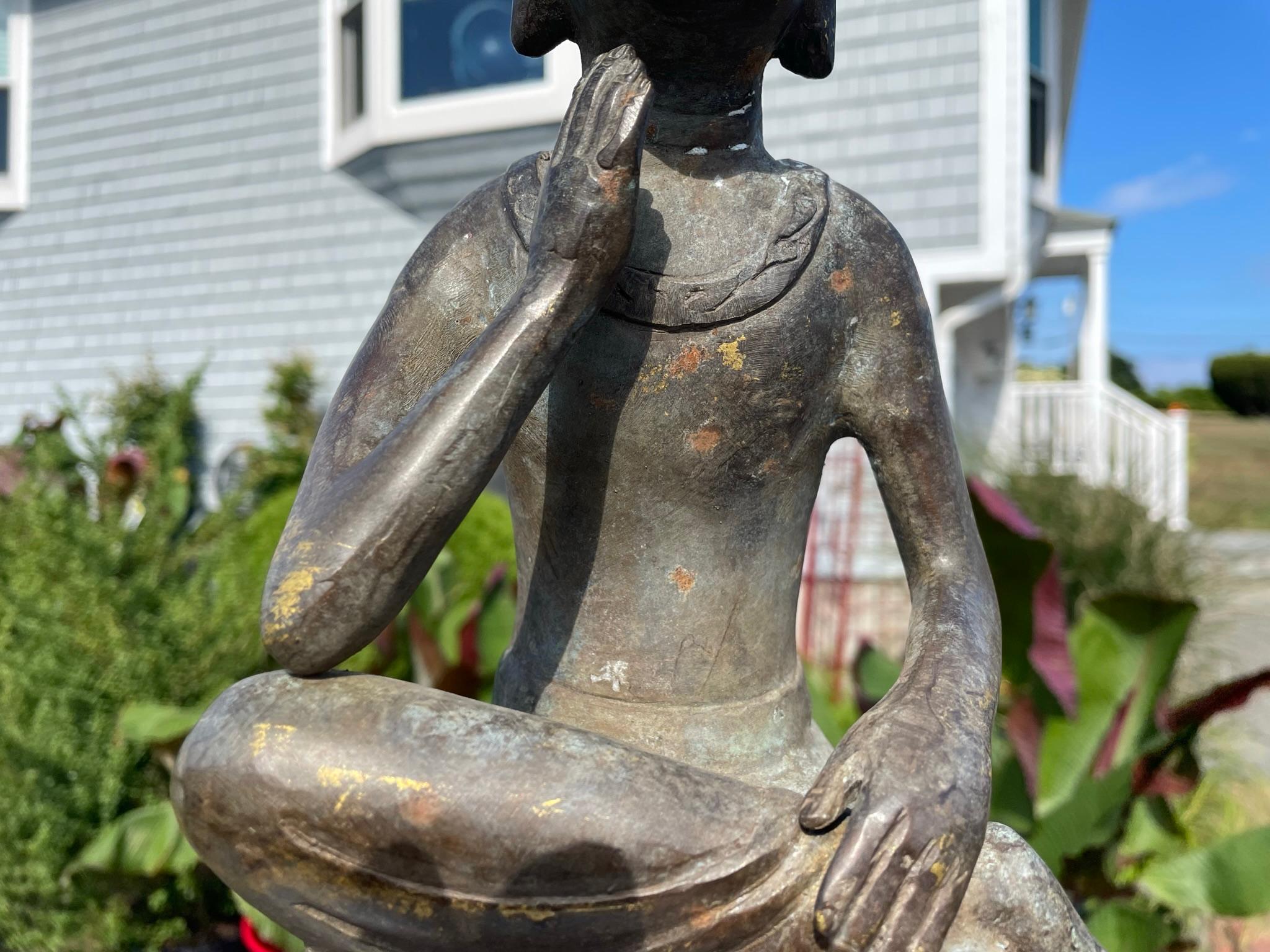 Japan Bronze Seated Garden Guan Yin with Beautiful Face In Good Condition In South Burlington, VT