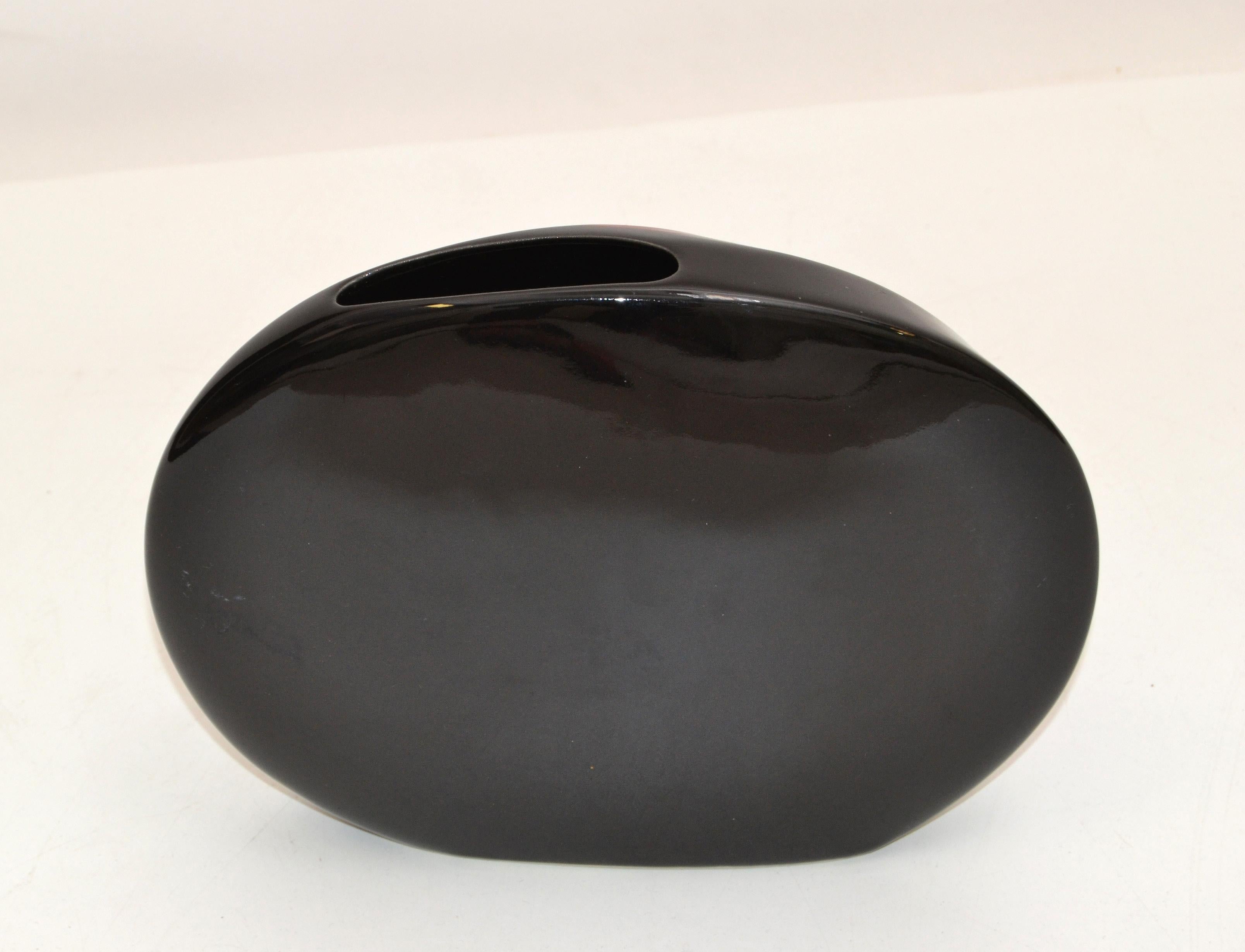 Op Art Japan Ceramic Black and Red Round Flat Vase Mid-Century Modern For Sale 5