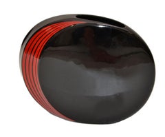 Op Art Japan Ceramic Black and Red Round Flat Vase Mid-Century Modern