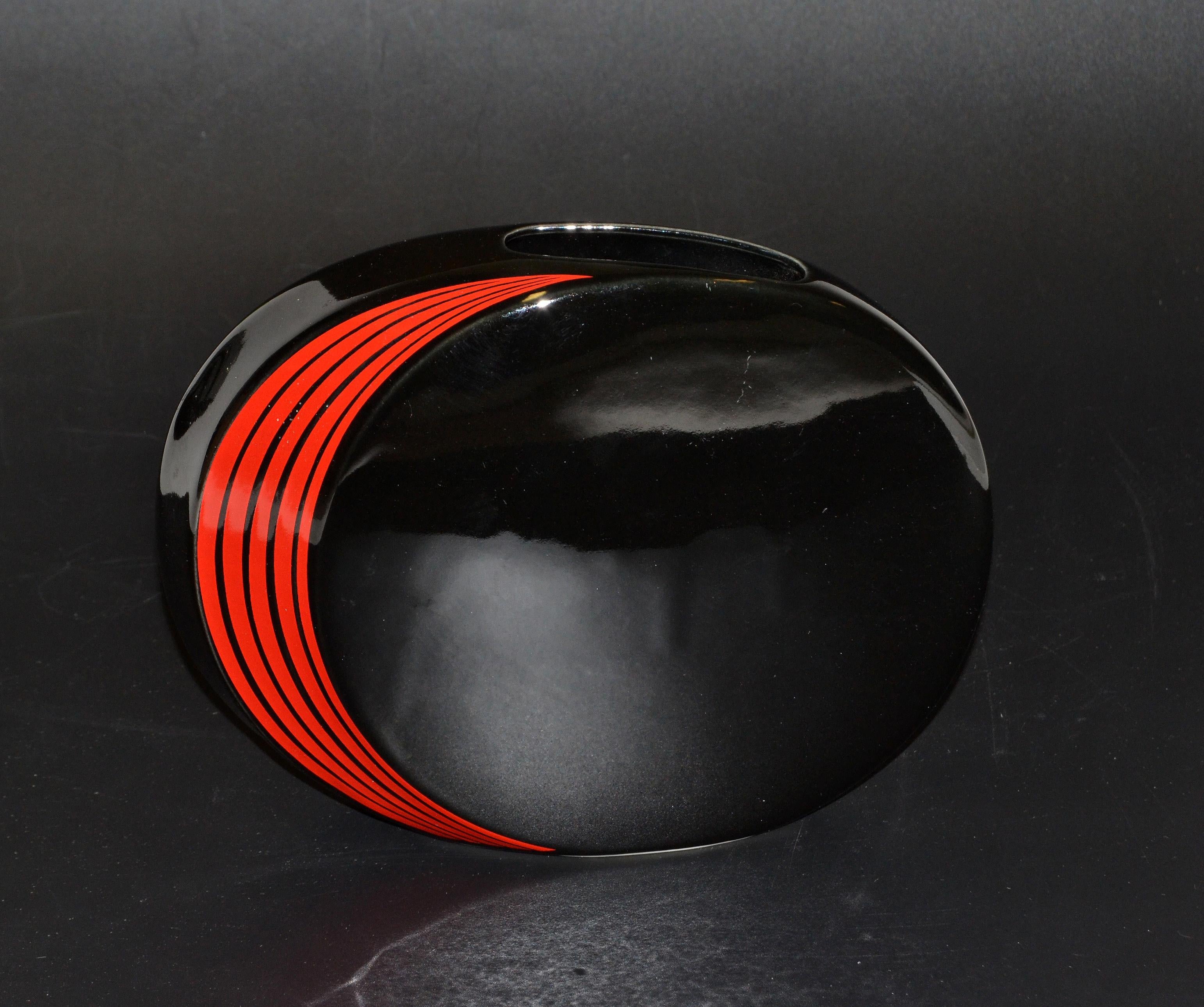 Glazed Op Art Japan Ceramic Black and Red Round Flat Vase Mid-Century Modern For Sale