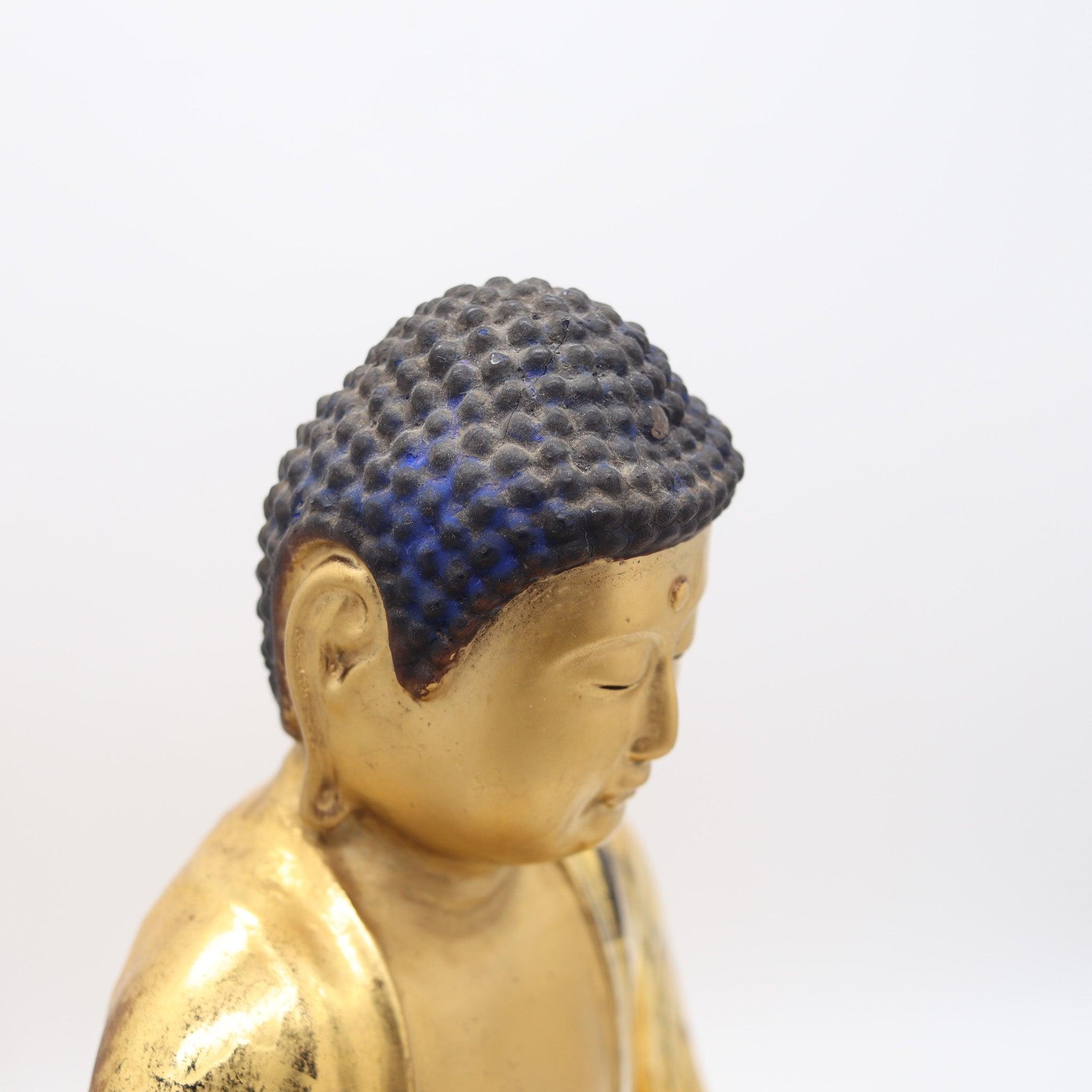 Sculpture de Bouddha assis en bois massif sculpté et doré de la période Edo 1825 au Japon en vente 3