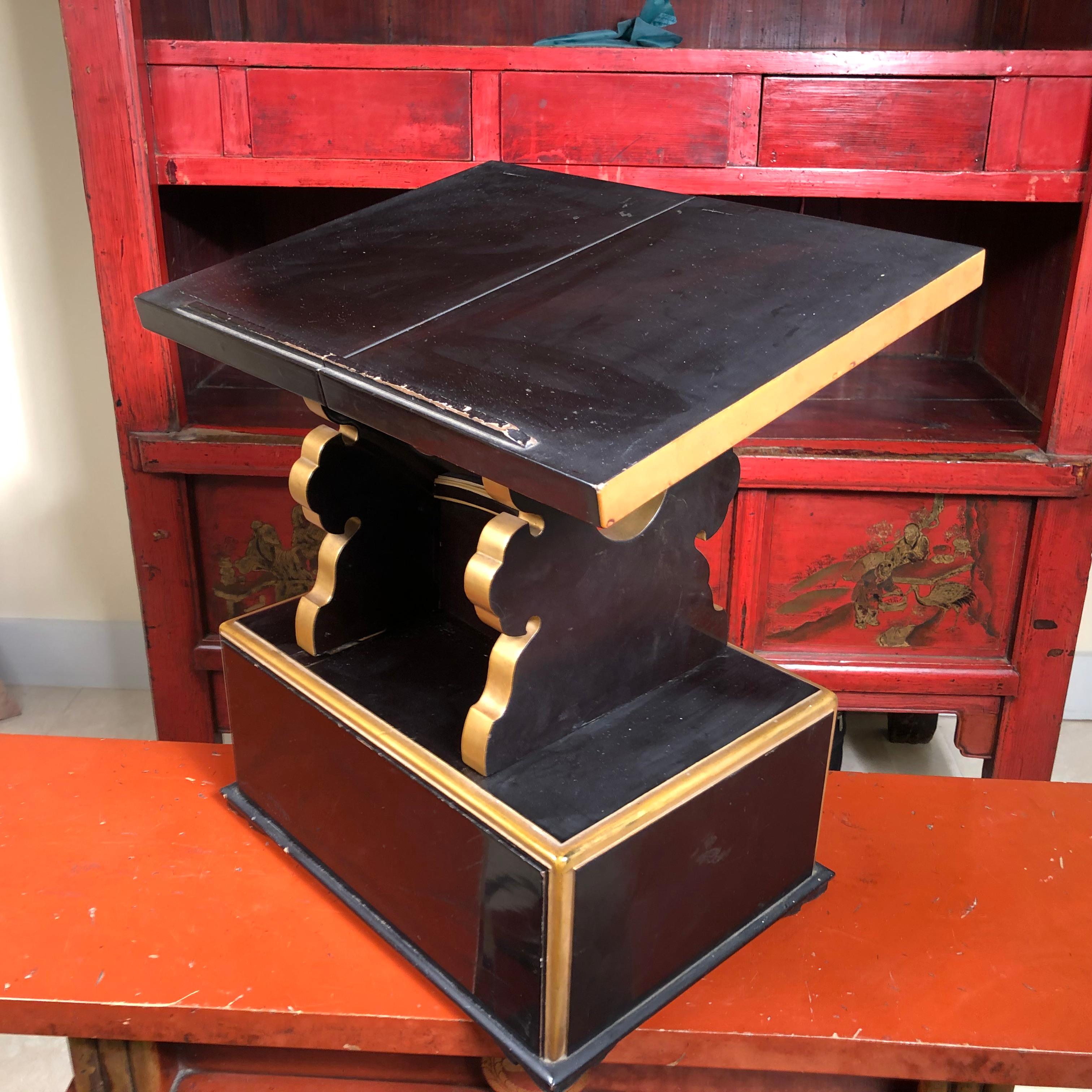 Japan  Antique Lacquer Book Table  In Good Condition In South Burlington, VT