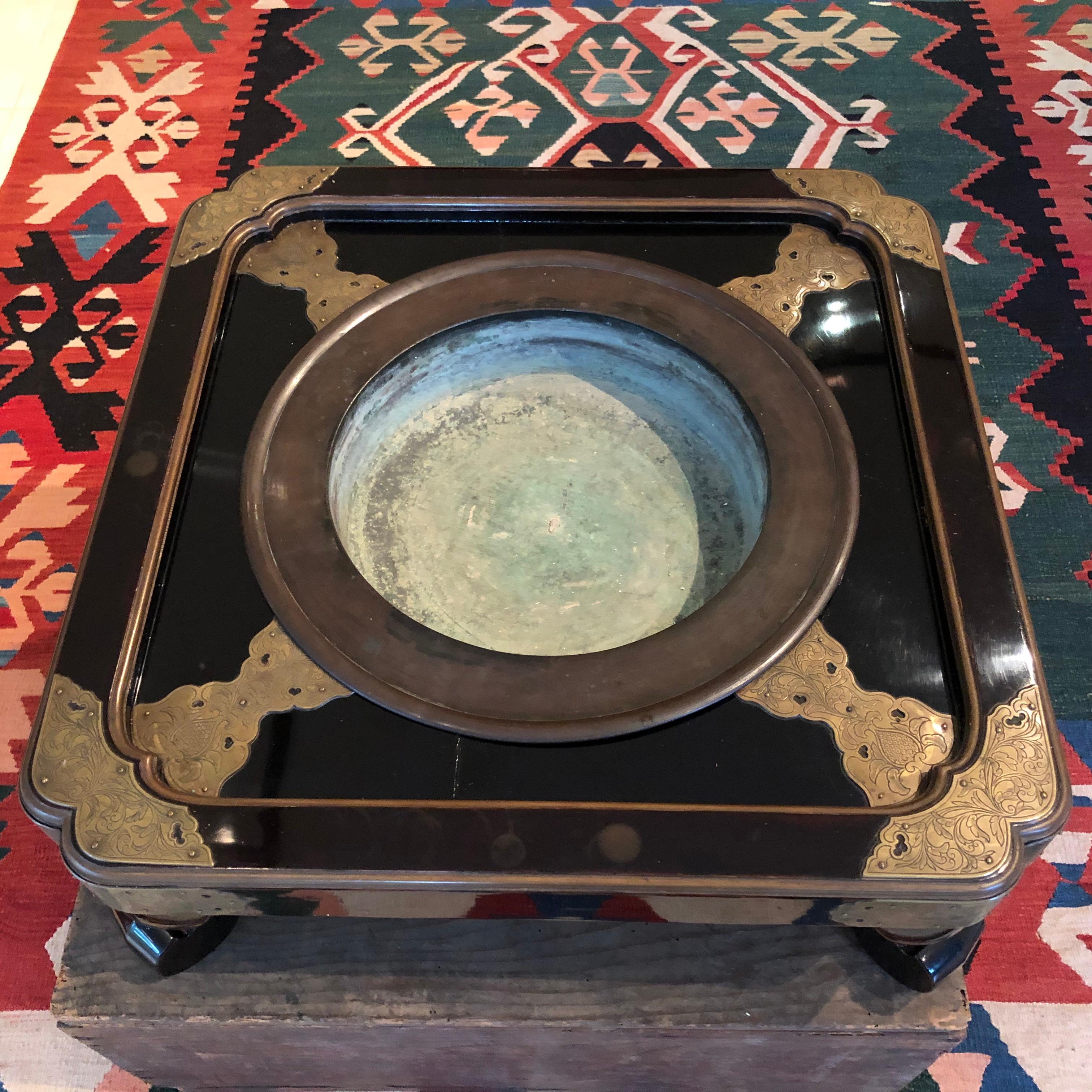 Japan Elegant Antique Rich Black Lacquer Table, 1852 & Signed Box In Good Condition In South Burlington, VT