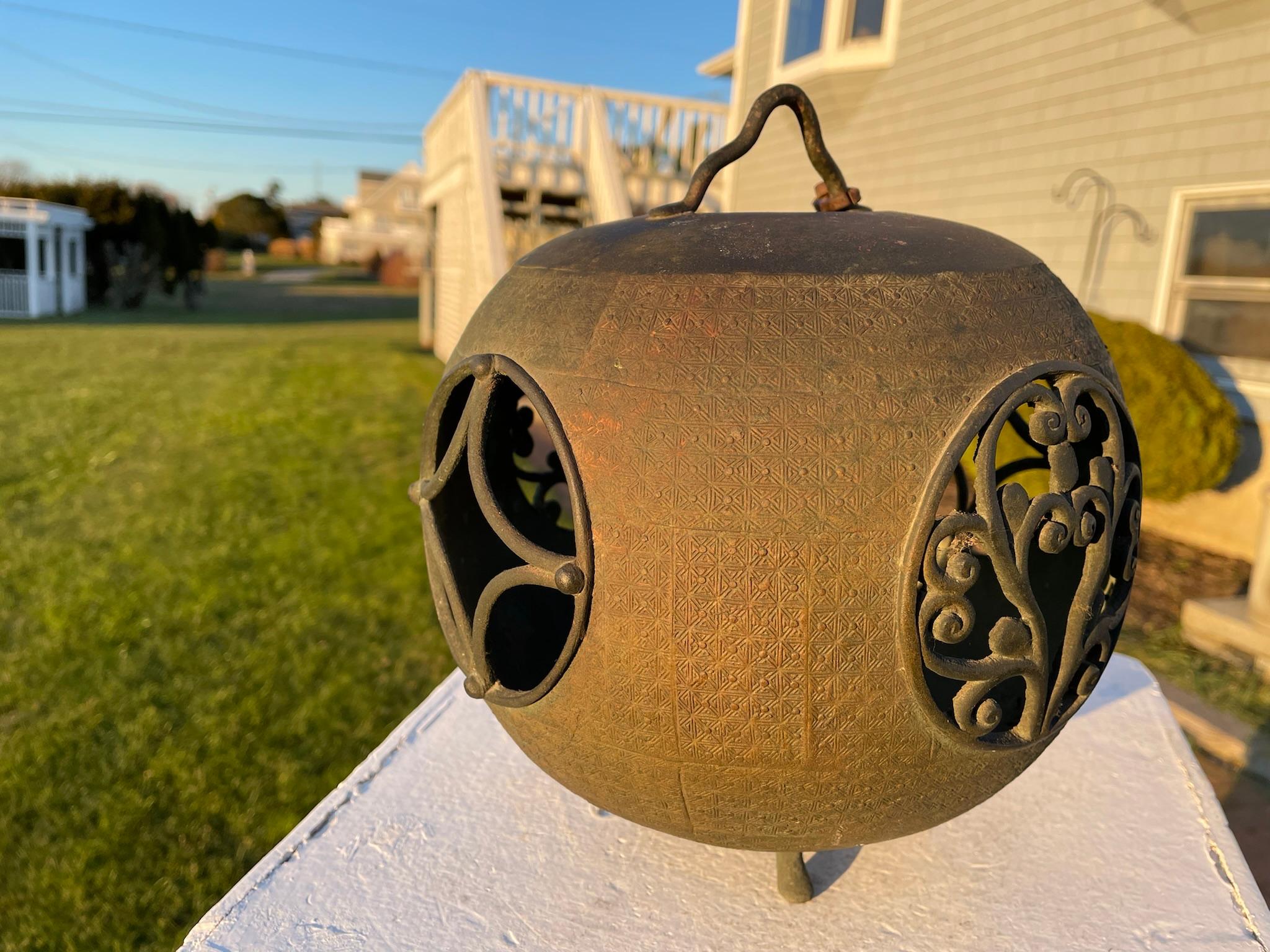 Japan Fine Antique Bronze Fern work Garden Lighting  Lantern 2