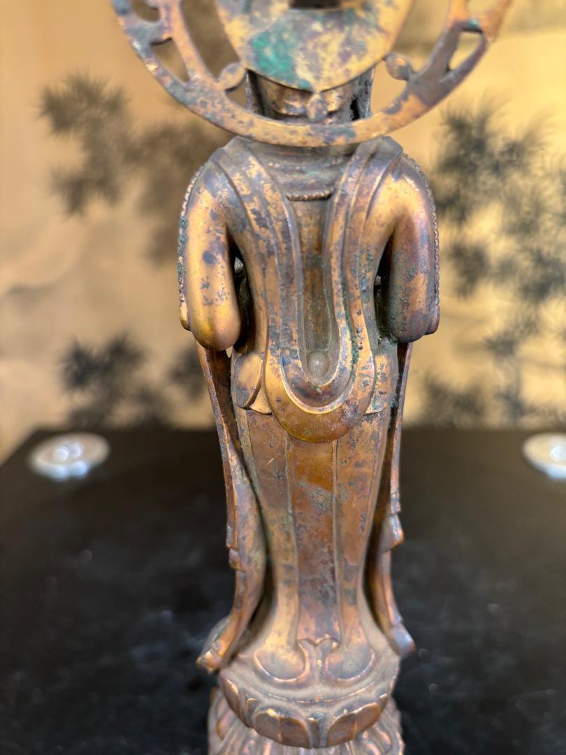 Magnifique visage de Kanon Guanyin en bronze ancien signé Shohei en vente 8