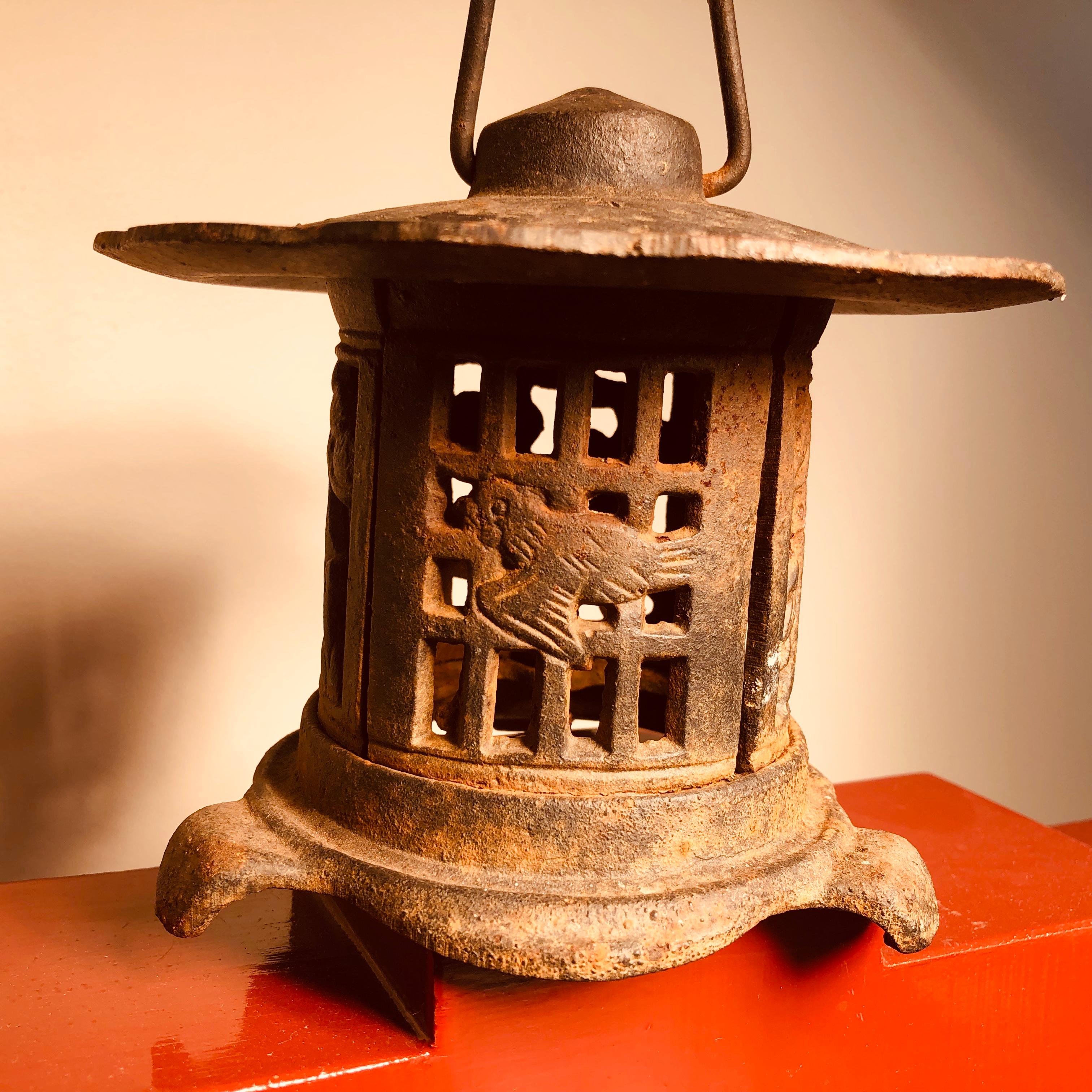 Lanterne japonaise ancienne en fonte 