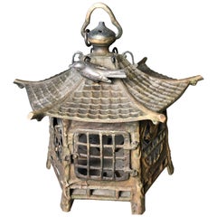 Japan Fine Antique Cast Bronze "Birds Birds" Lantern Extraordinary Details Japan Fine Antique Cast Bronze "Birds Birds" Lantern Extraordinary Details