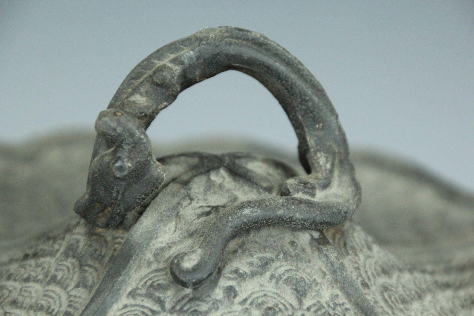 Japan Fine Antique Hand Cast Bronze Lantern with Exquisite Details Best in Class In Good Condition In South Burlington, VT
