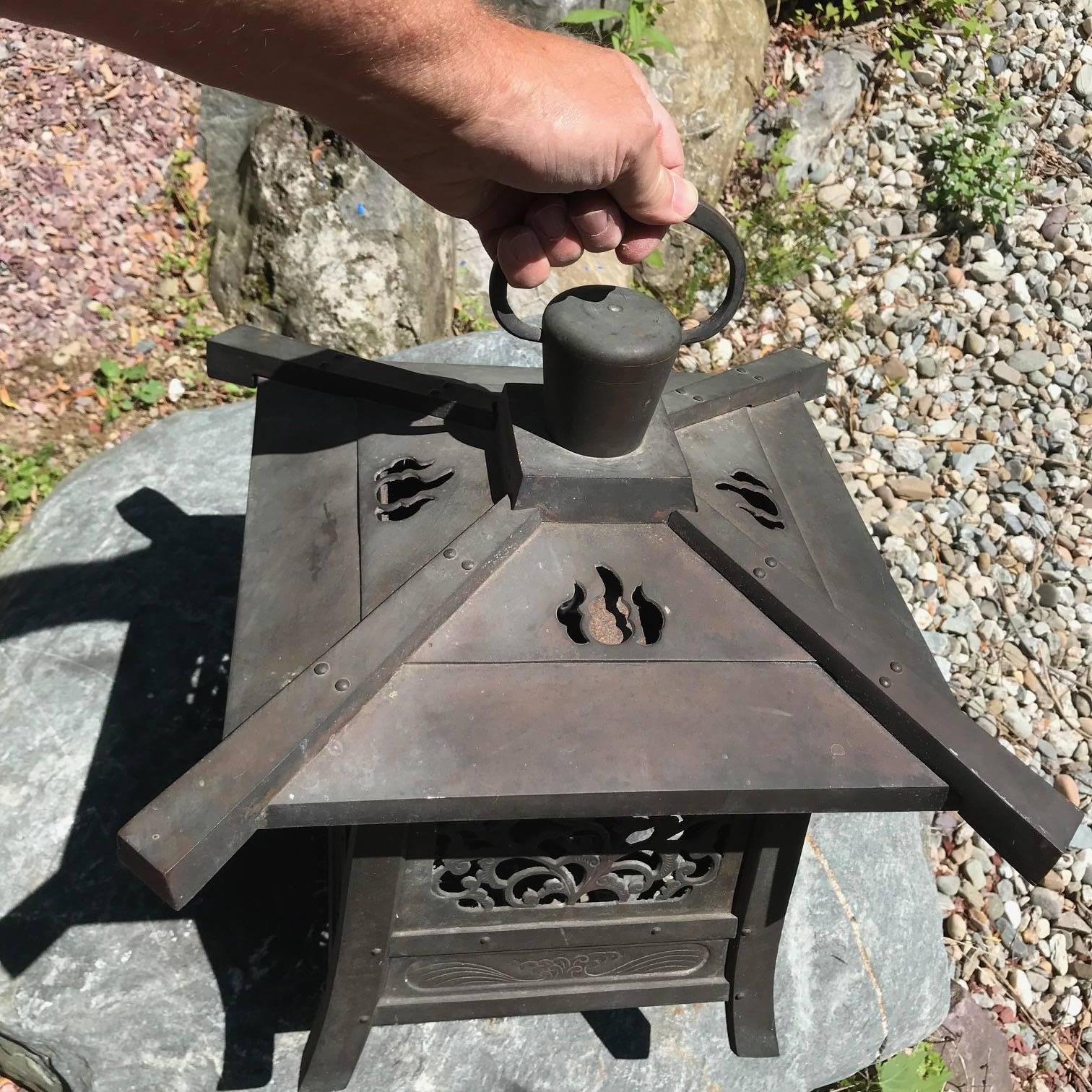 Japan Fine Antique Hand Cast Bronze Lantern with Exquisite Details In Good Condition In South Burlington, VT