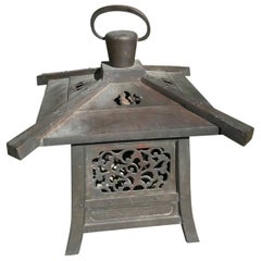 Japan Fine Antique Hand Cast Bronze Lantern with Exquisite Details