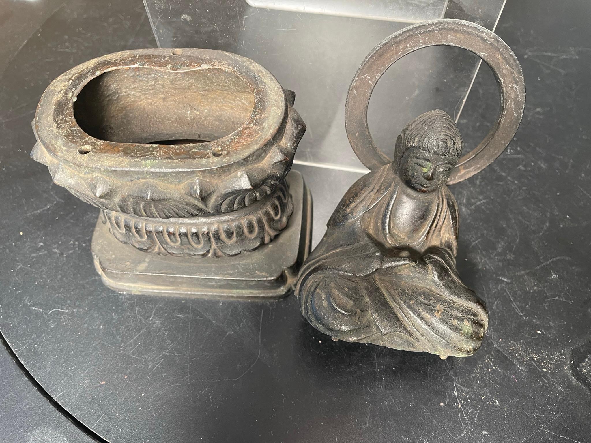 Japanischer sitzender Amidha Nyorai-Buddha aus feiner Bronze, 19. Jahrhundert. im Angebot 9