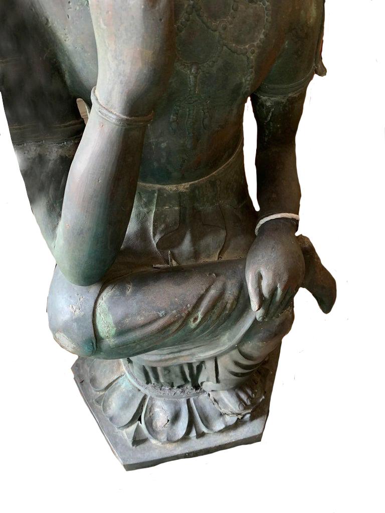 Japan Fine Large and Elegant Antique Bronze Seated Kanon Maitreya Beautiful Face 3