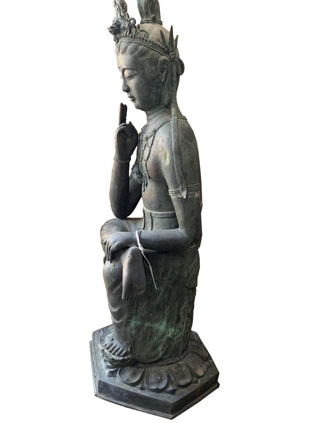 Japan Fine Large and Elegant Antique Bronze Seated Kanon Maitreya Beautiful Face 5