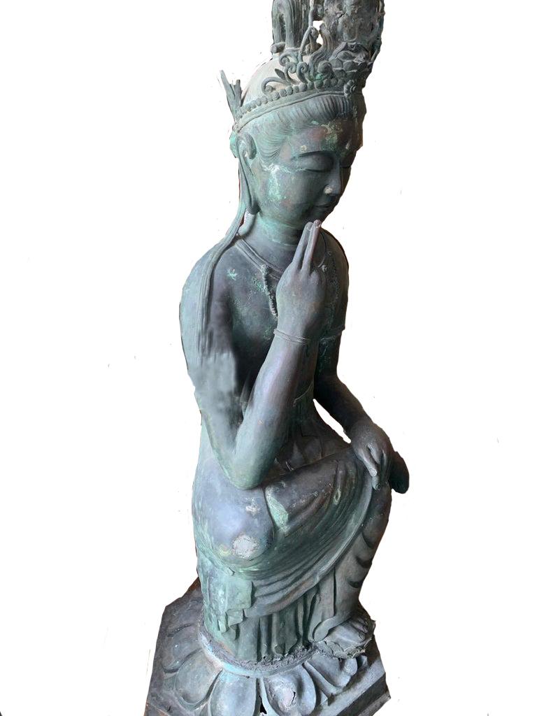 Japan Large Antique Bronze Seated Garden Kanon Guan-Yin, 49 Inches  For Sale 4