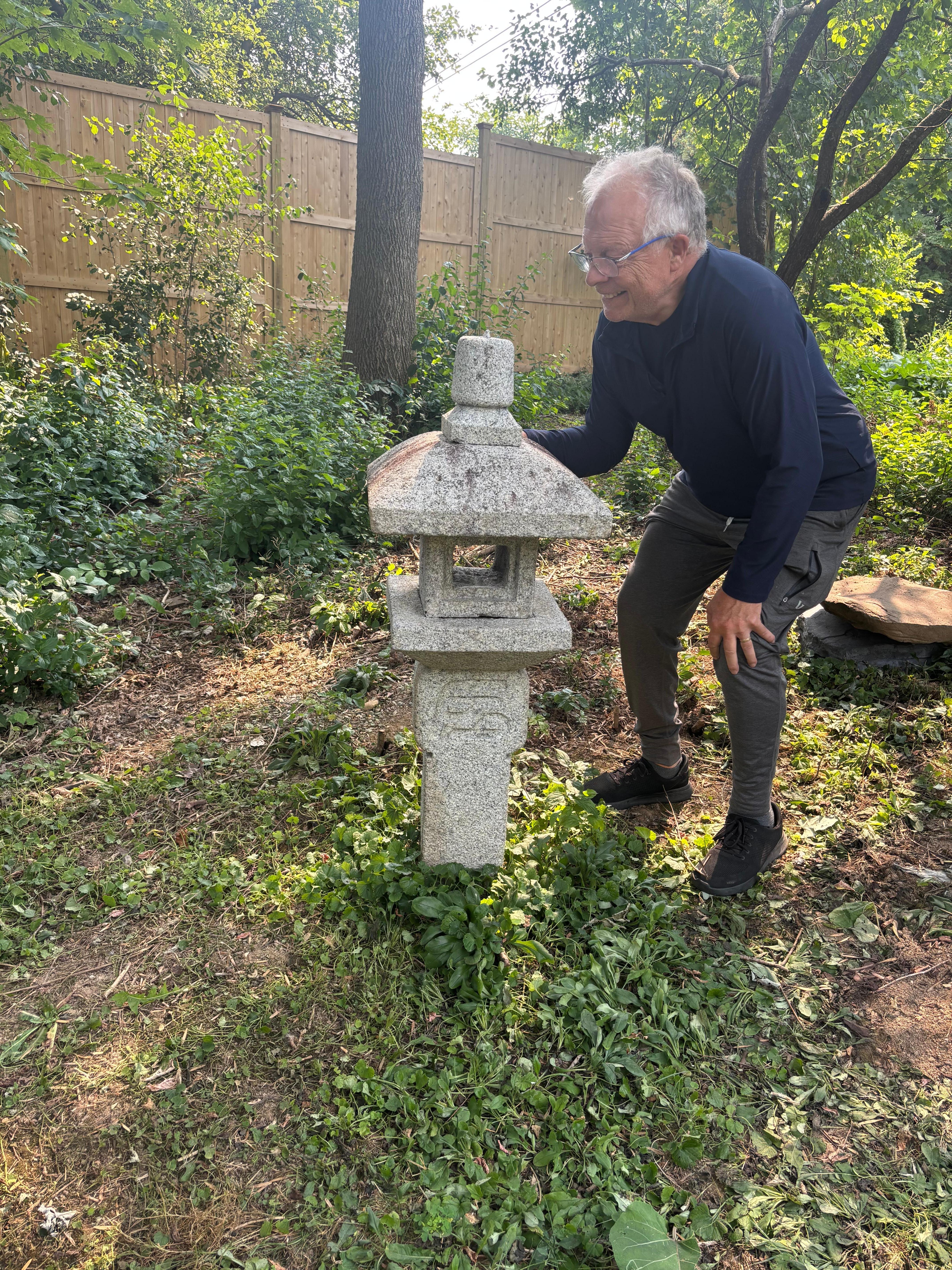 Showa Fine Old Japan  Lanterne de jardin Oribe Granite avec calligraphie Sanscrit en vente