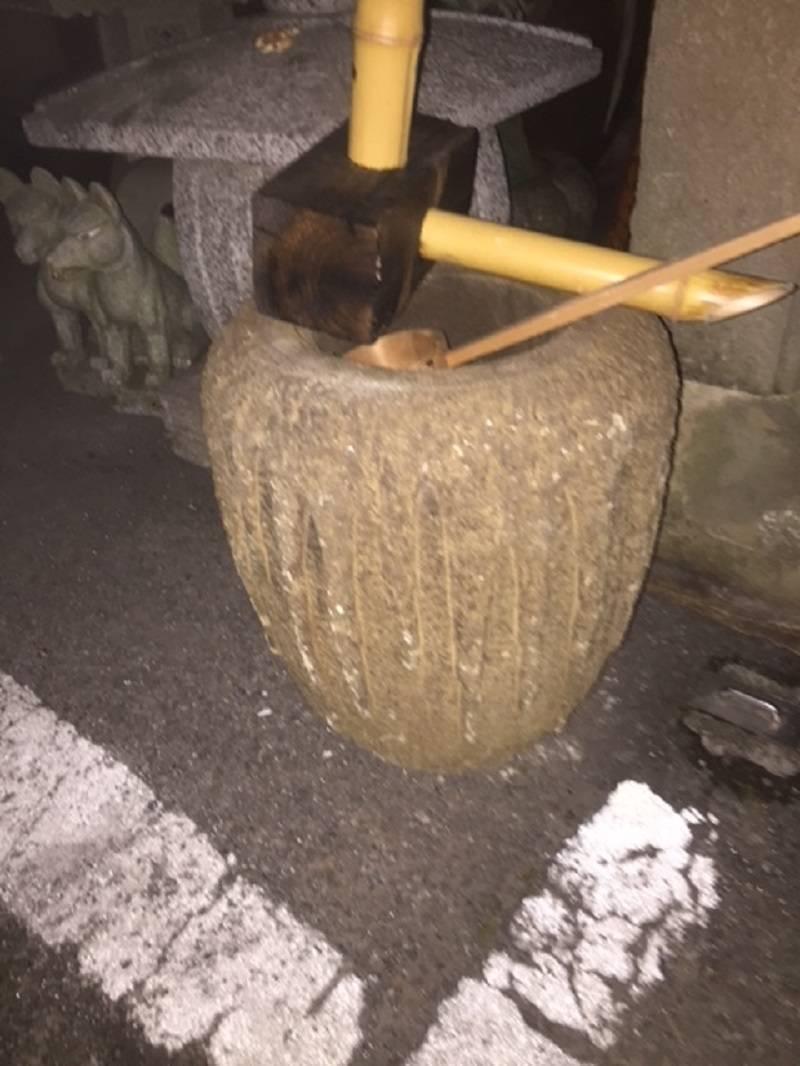 Japan Fine Old Hand-Carved Tsukubai Water Basin Planter In Good Condition In South Burlington, VT