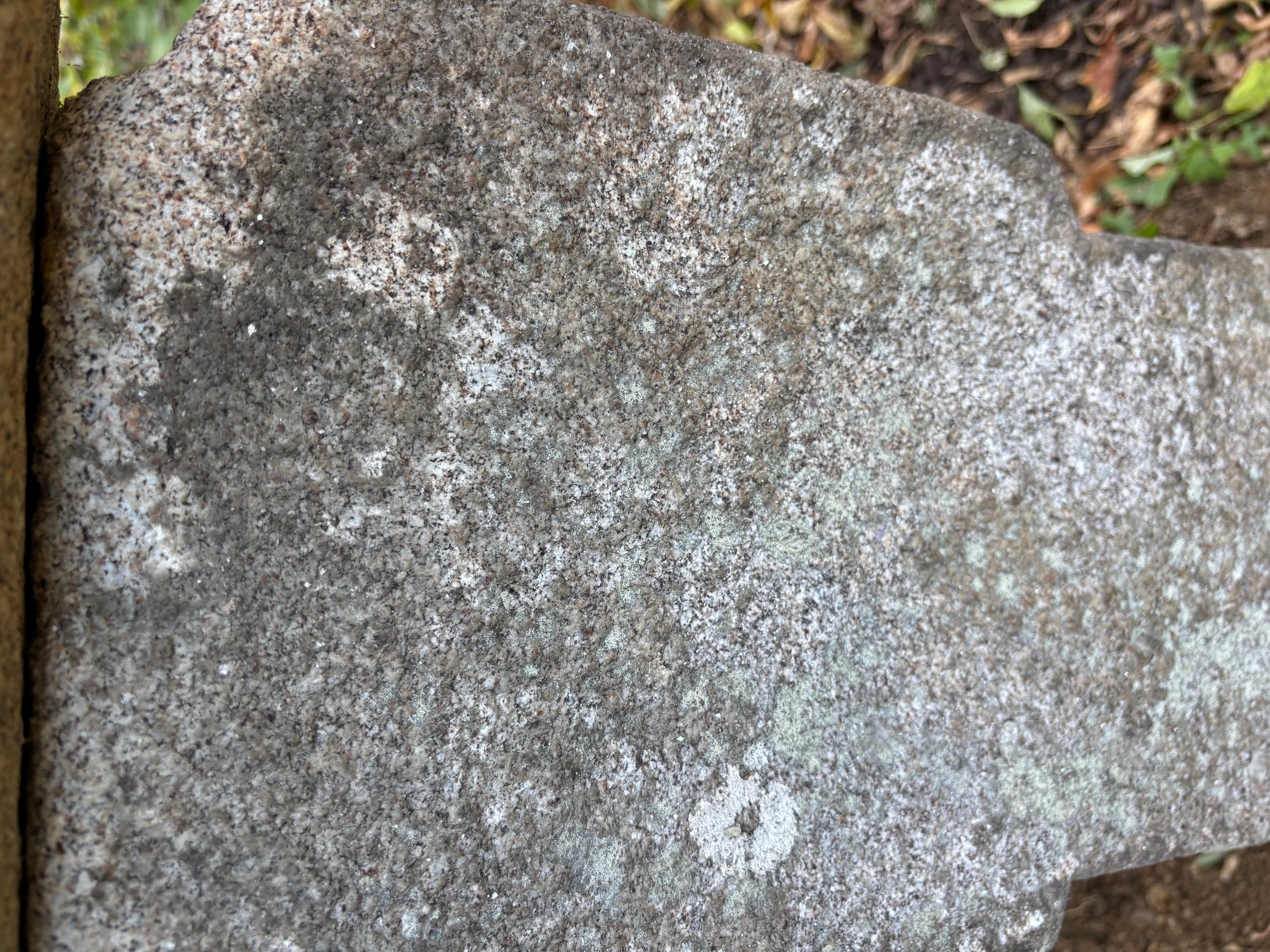 Grande lanterne Oribe ancienne japonaise sculptée à la main de 84 pouces en vente 5