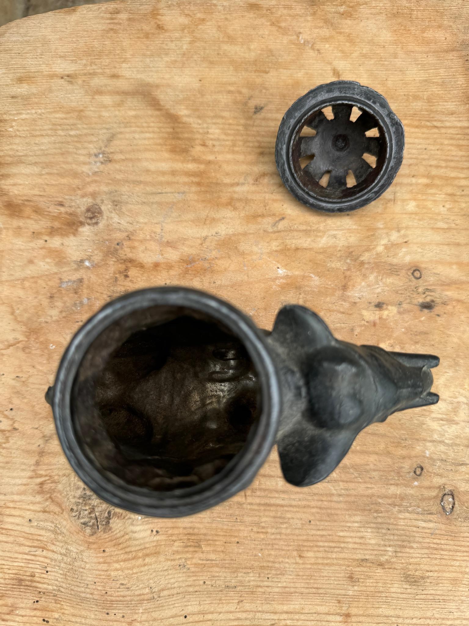 Japan Gutes Glück Elefanten Censer im Zustand „Gut“ im Angebot in West Hollywood, CA