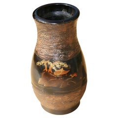 Vase en céramique noir et or peint à la main au Japon, années 1960