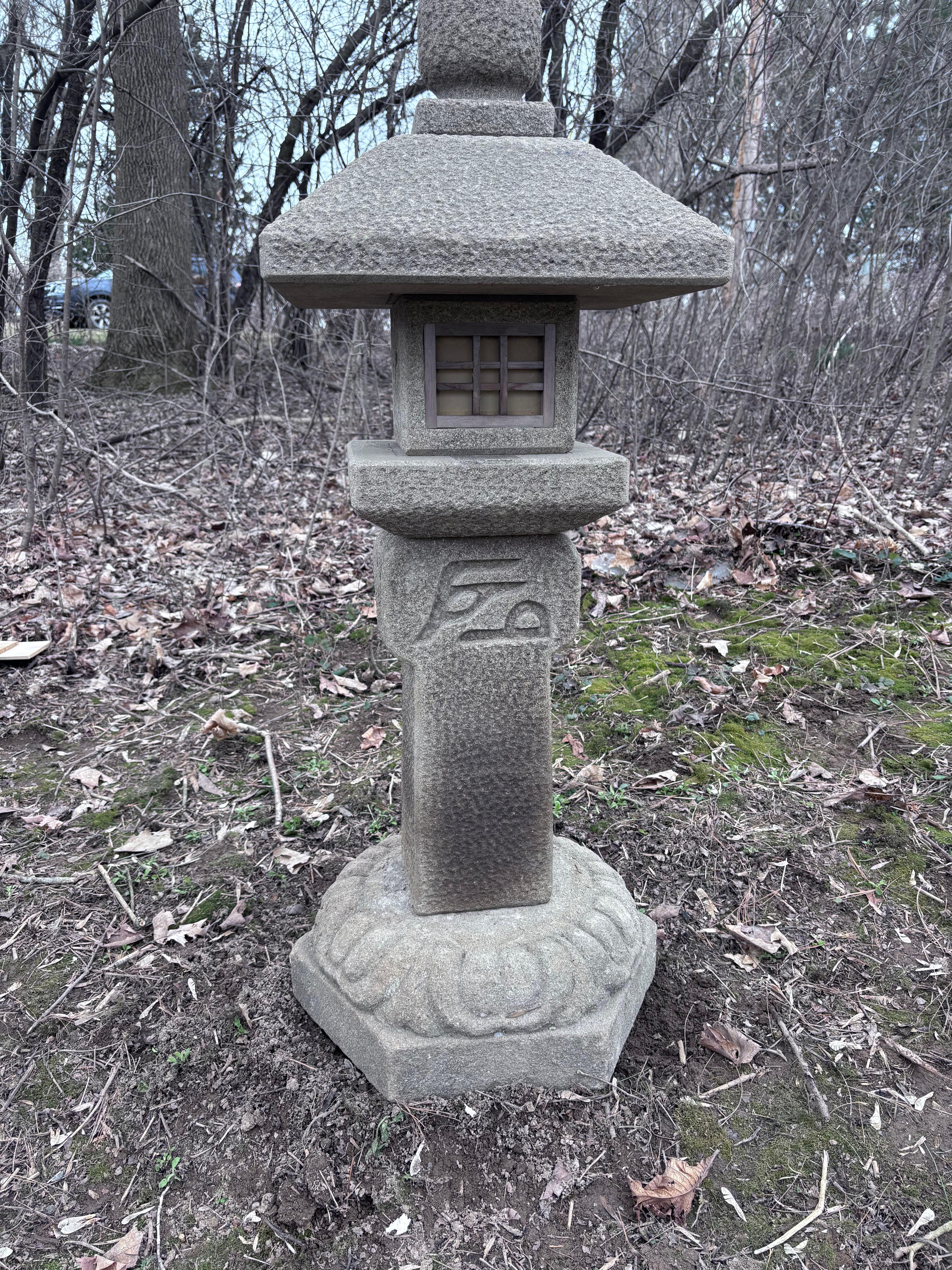 Japan Handsome Old  Oribe Garden Lantern With Wood Window , Tea Master Pick For Sale 1