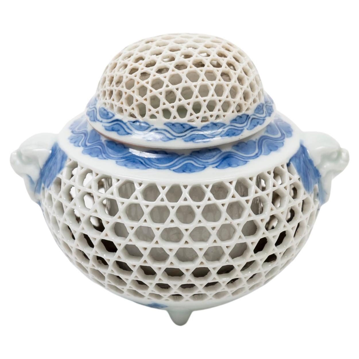 Japan hirado ware blue and white porcelain incense burner