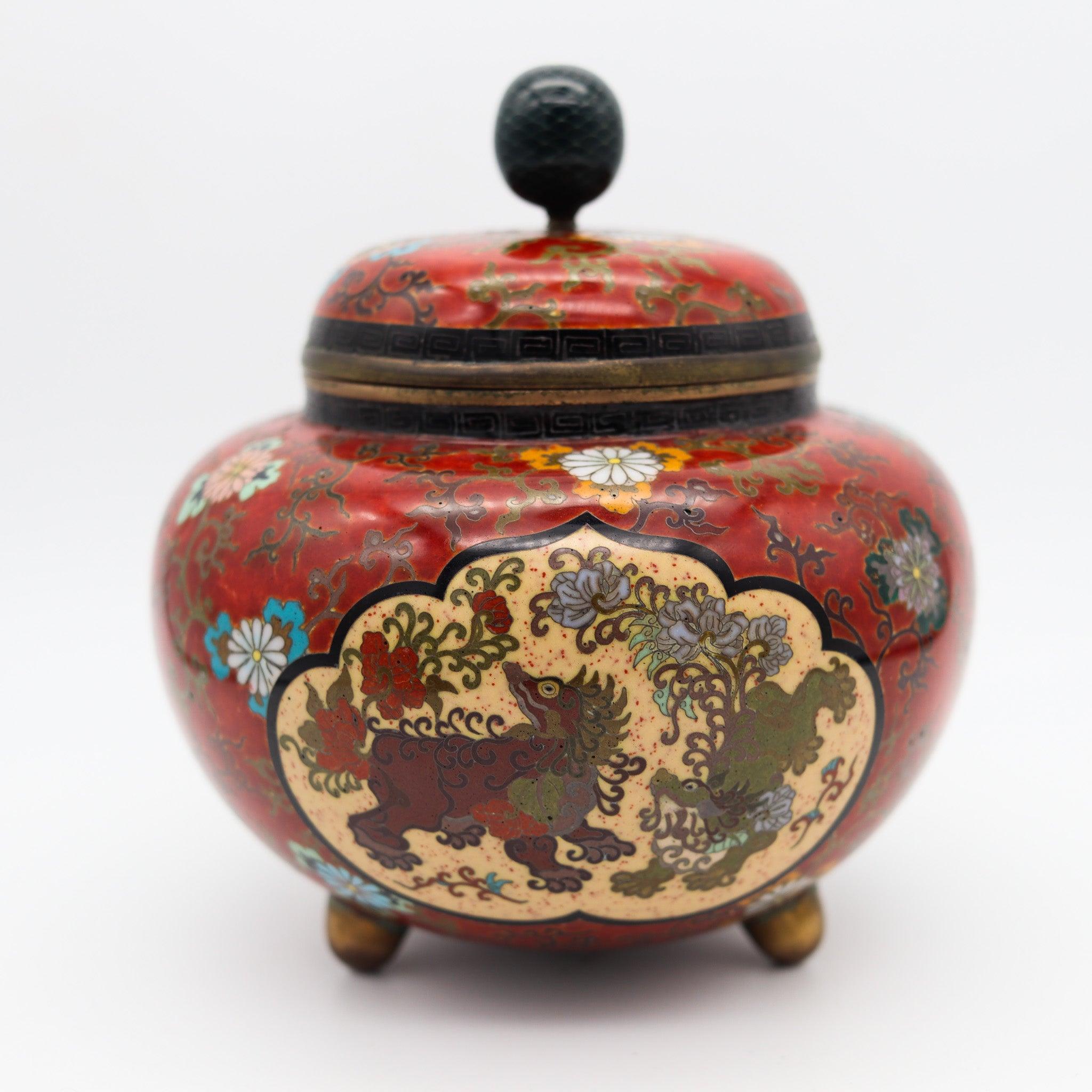Giapponese GIAPPONE IMPERIALE 1900 Periodo Meiji Tripode Koro Censer in Smalto Cloisonné Con in vendita