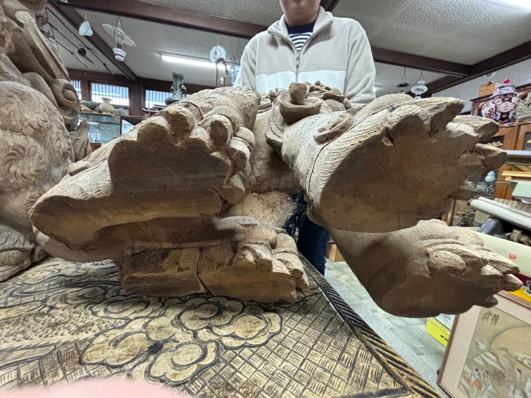 Japan Important Large Pair Early Shinto Temple Lions Hand-Carved, 18th Century For Sale 11