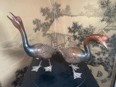 Grande paire de grenouilles de jardin japonaises anciennes en bronze coulé à nœuds rouges - Magnifiques détails