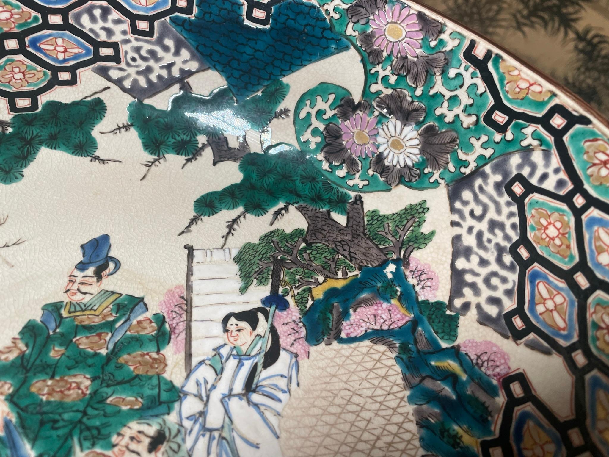 Große antike handbemalte Kutani-Gartenschale aus Japan, 12 Zoll, Brillantfarben (Keramik) im Angebot