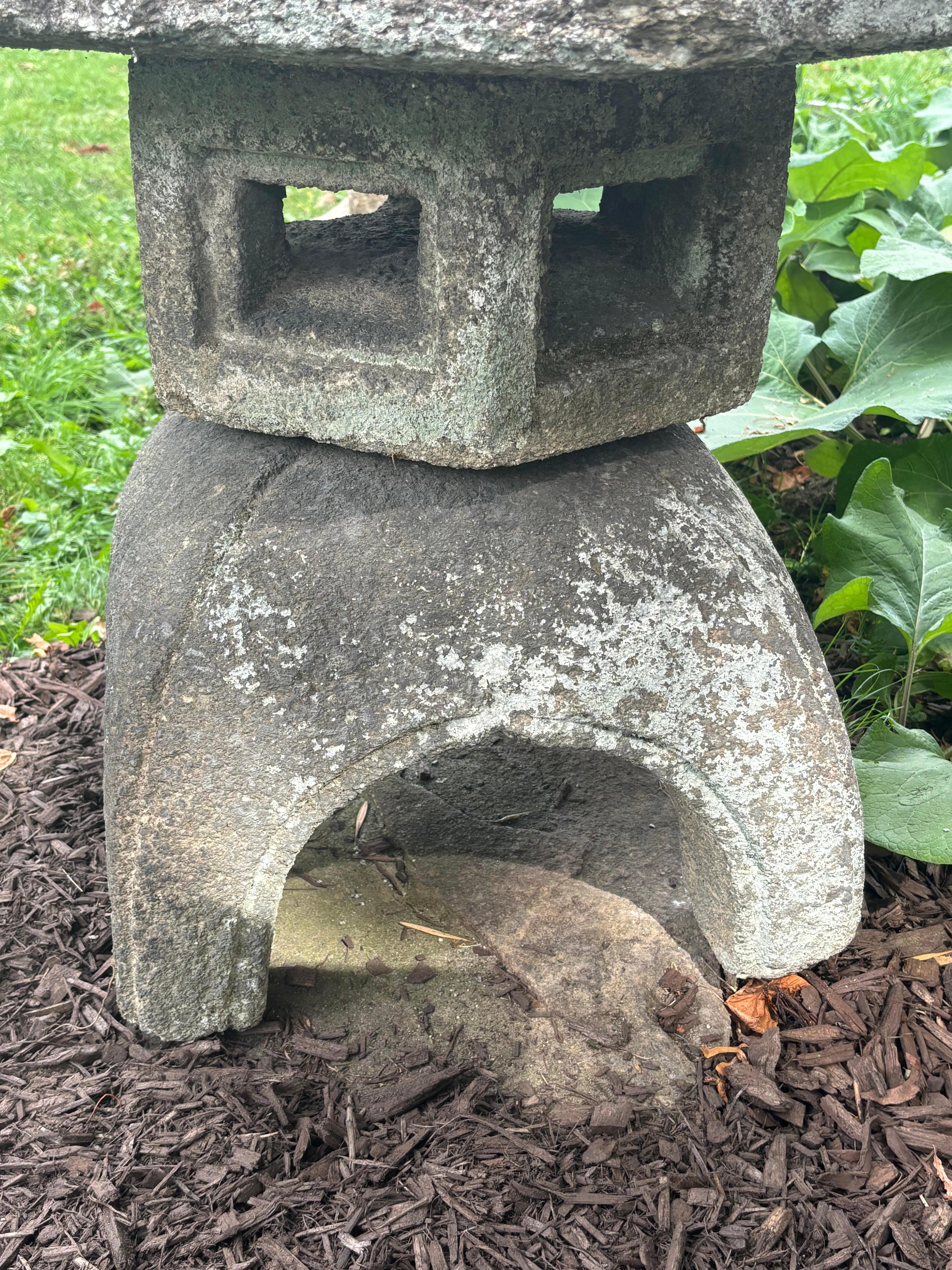 Japan Large Antique Stone Classic Yukimi Lantern Beautiful Lichen And Details For Sale 2