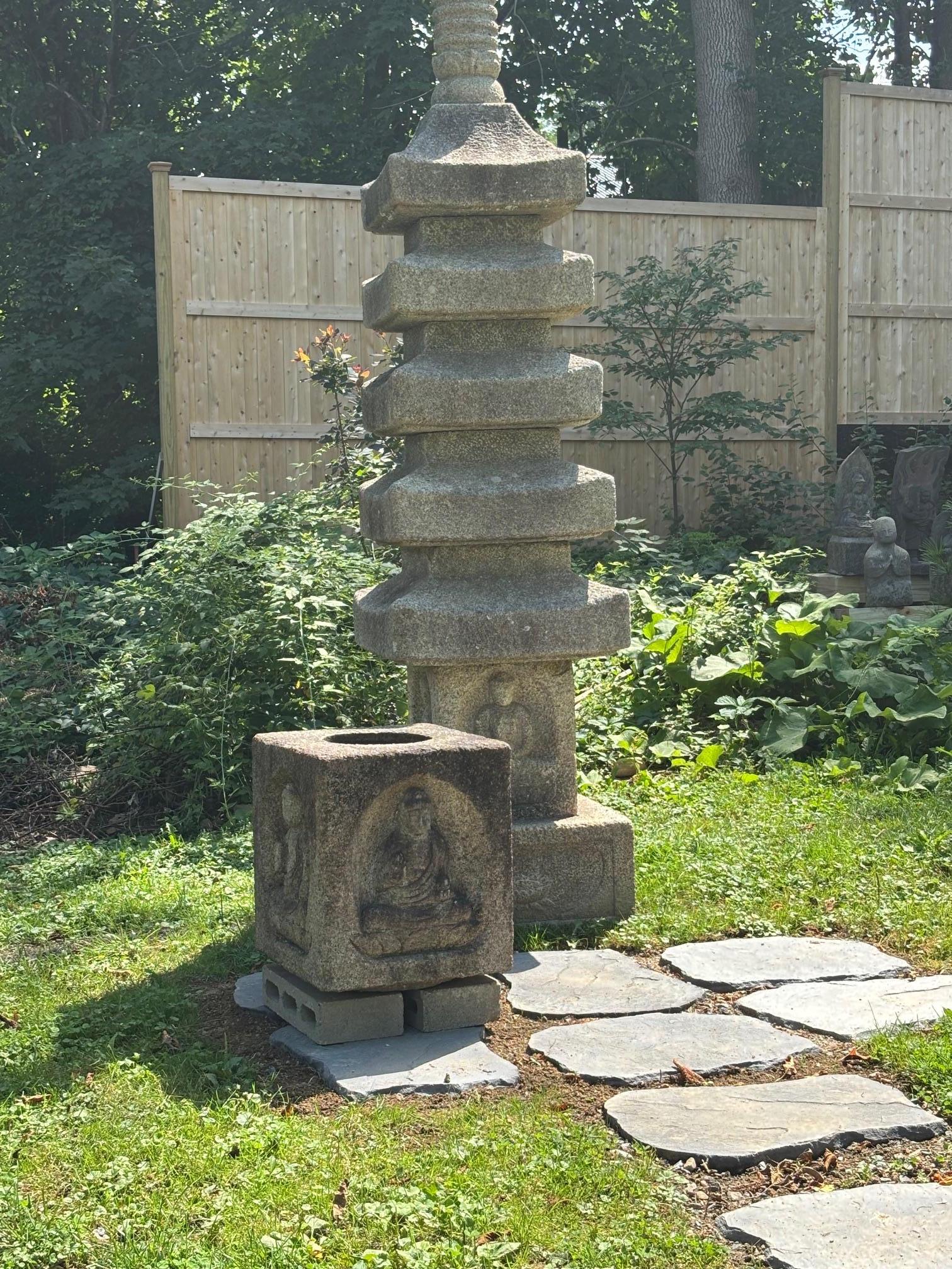 Japon Grand bassin de purification de l'eau en pierre antique à quatre bouddhas Chozu'bachi en vente 2
