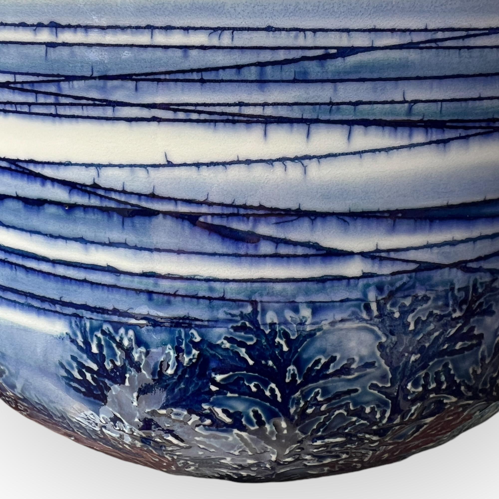 Japan, Large Blue and White exhibition vase by Fuji Shumei In condizioni ottime in vendita a PARIS, FR