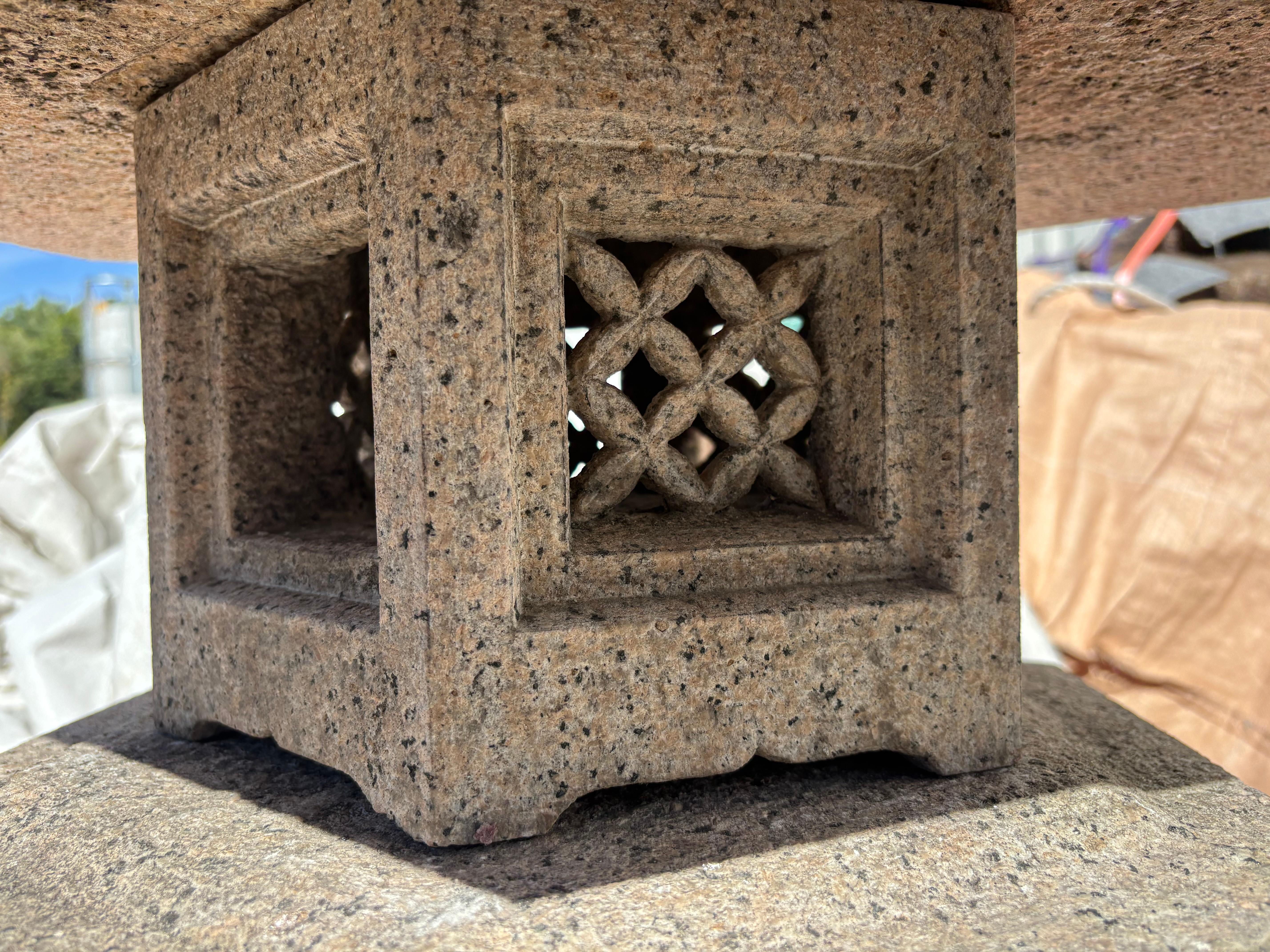 Japan Large Older Stone Classic Yukimi Lantern Beautiful Details, 33 Inches In Good Condition For Sale In South Burlington, VT
